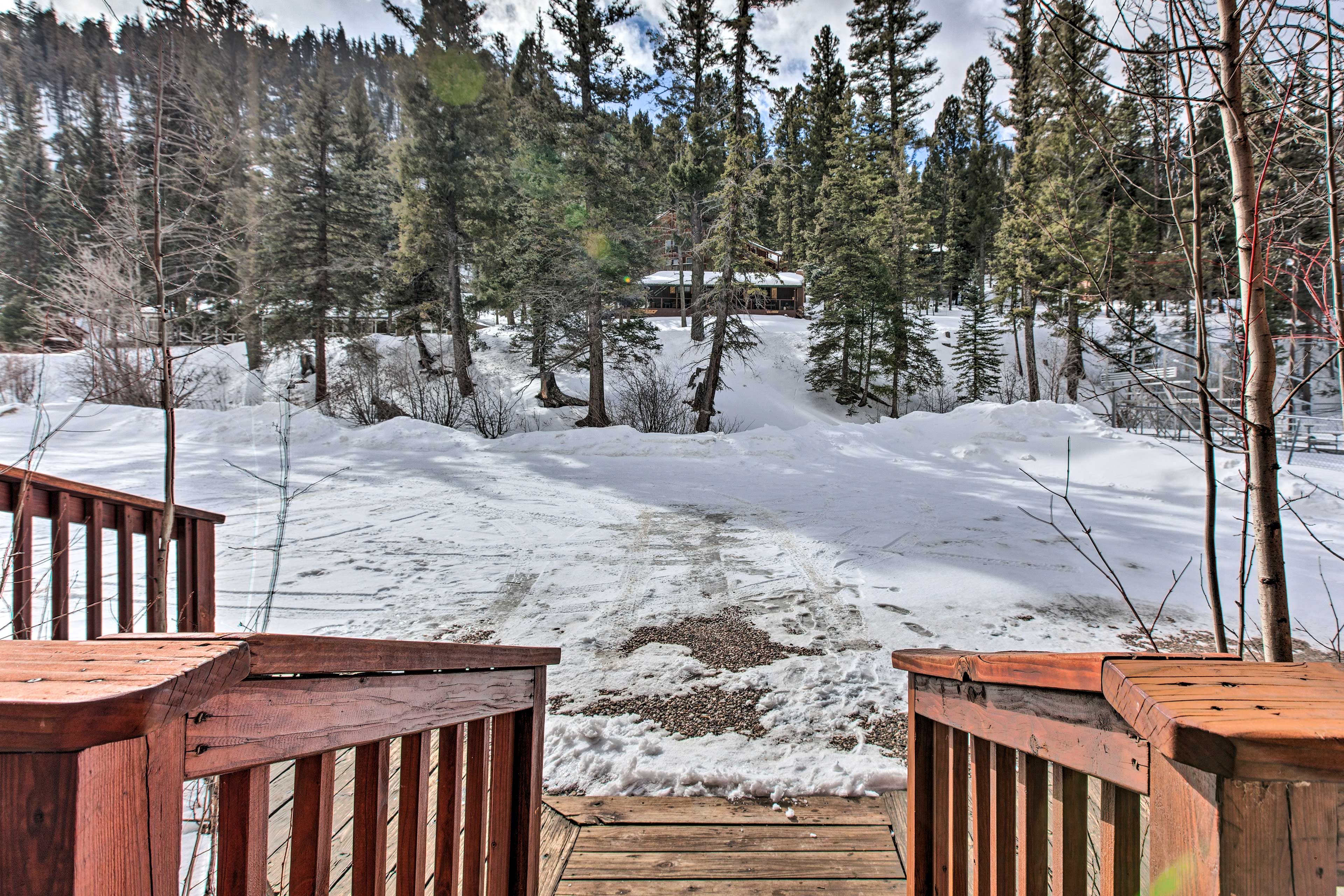 Condo Exterior | Furnished Deck