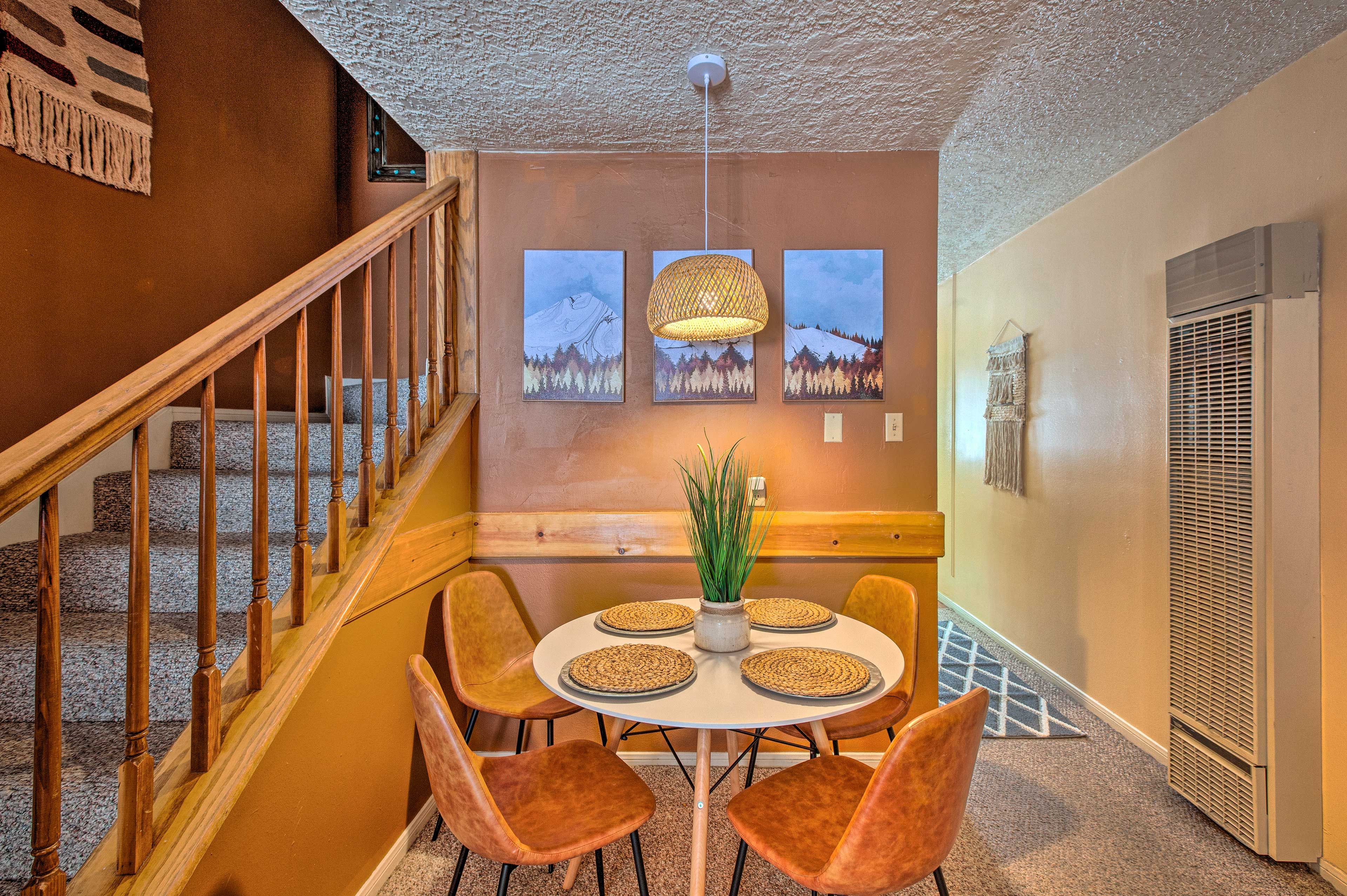 Dining Area | Dishware/Flatware