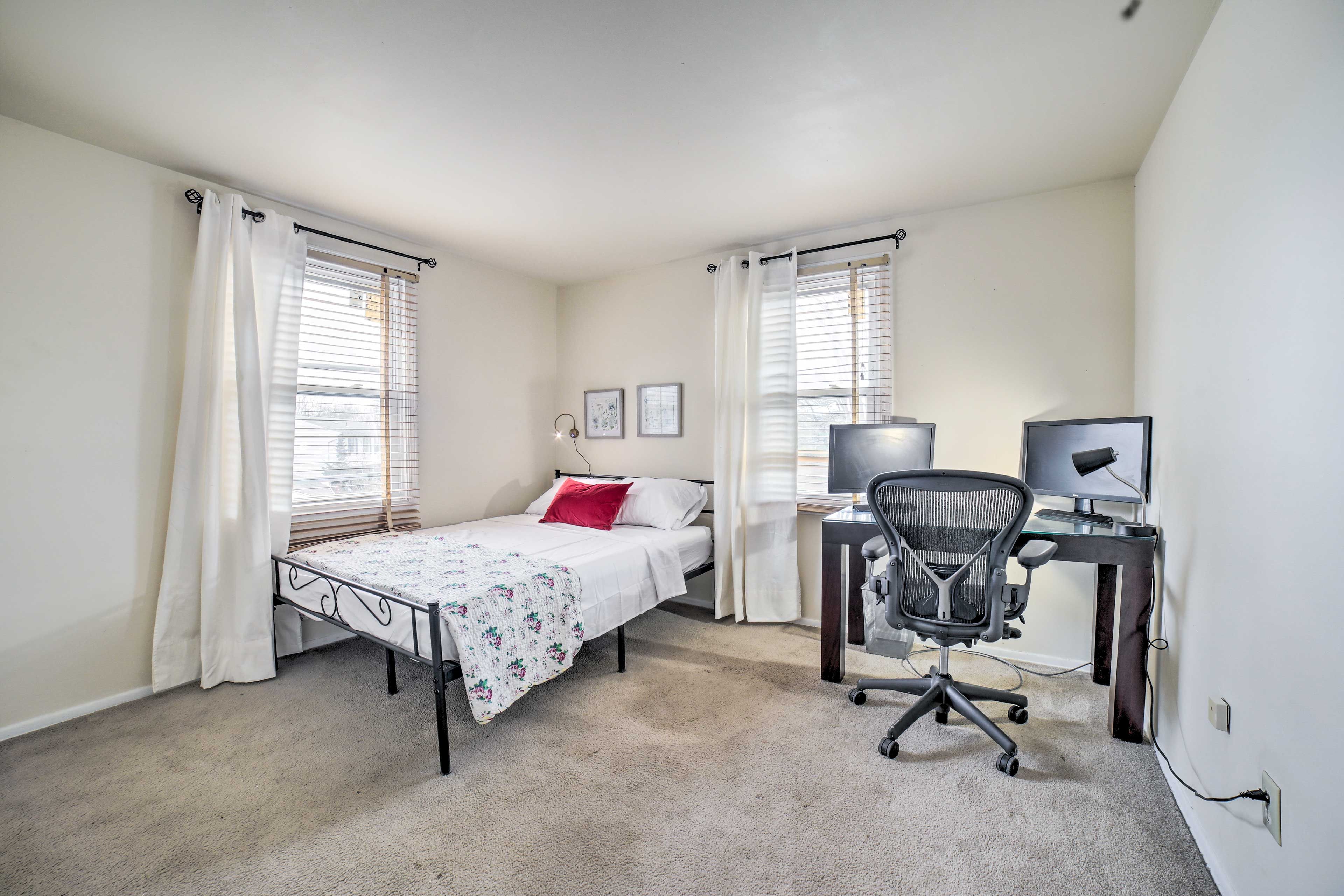 Bedroom 4 | 2nd Floor | Full Bed | Desk Workspace
