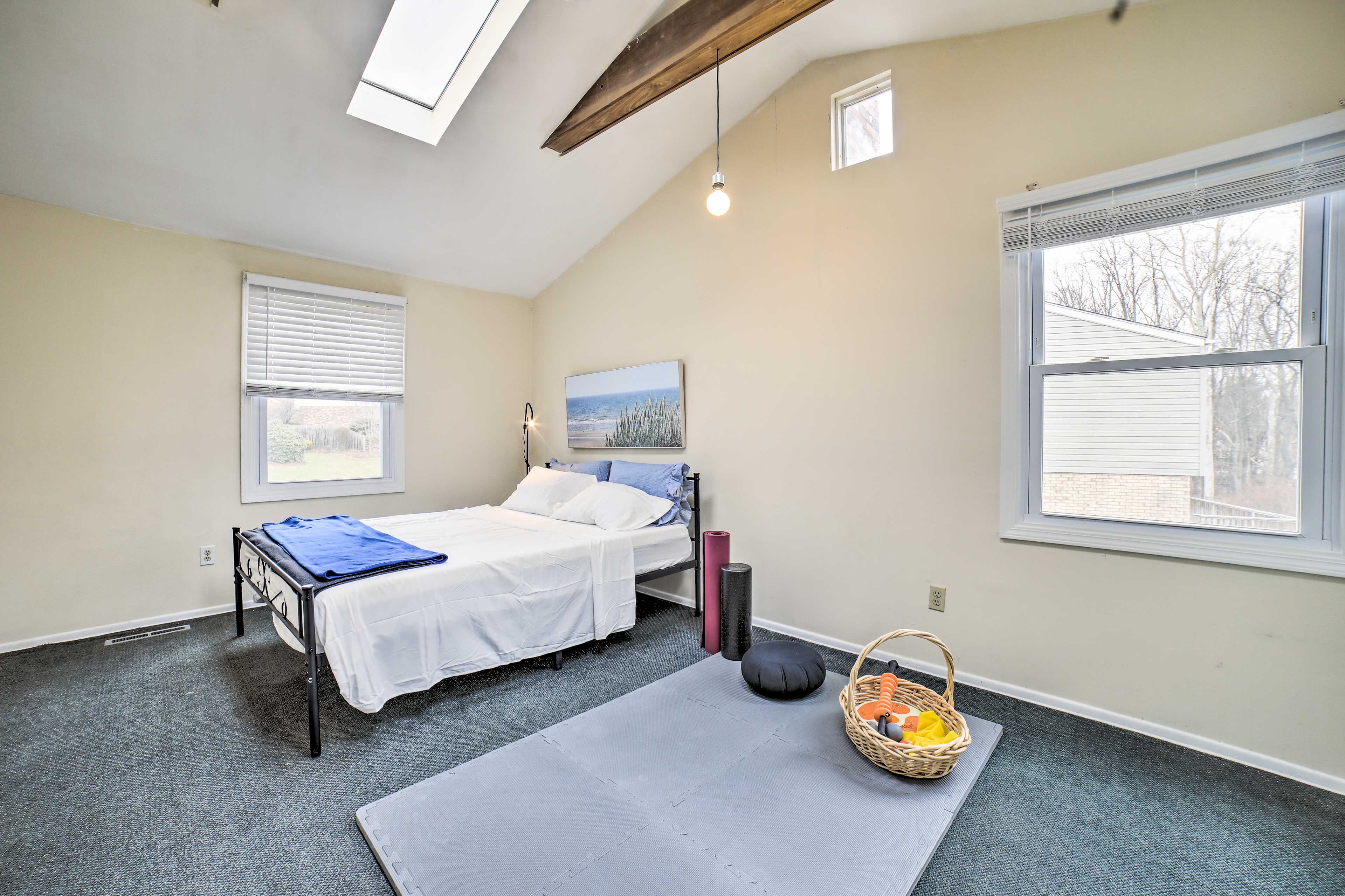 Bedroom 2 | 2nd Floor | Queen Bed | Yoga Area