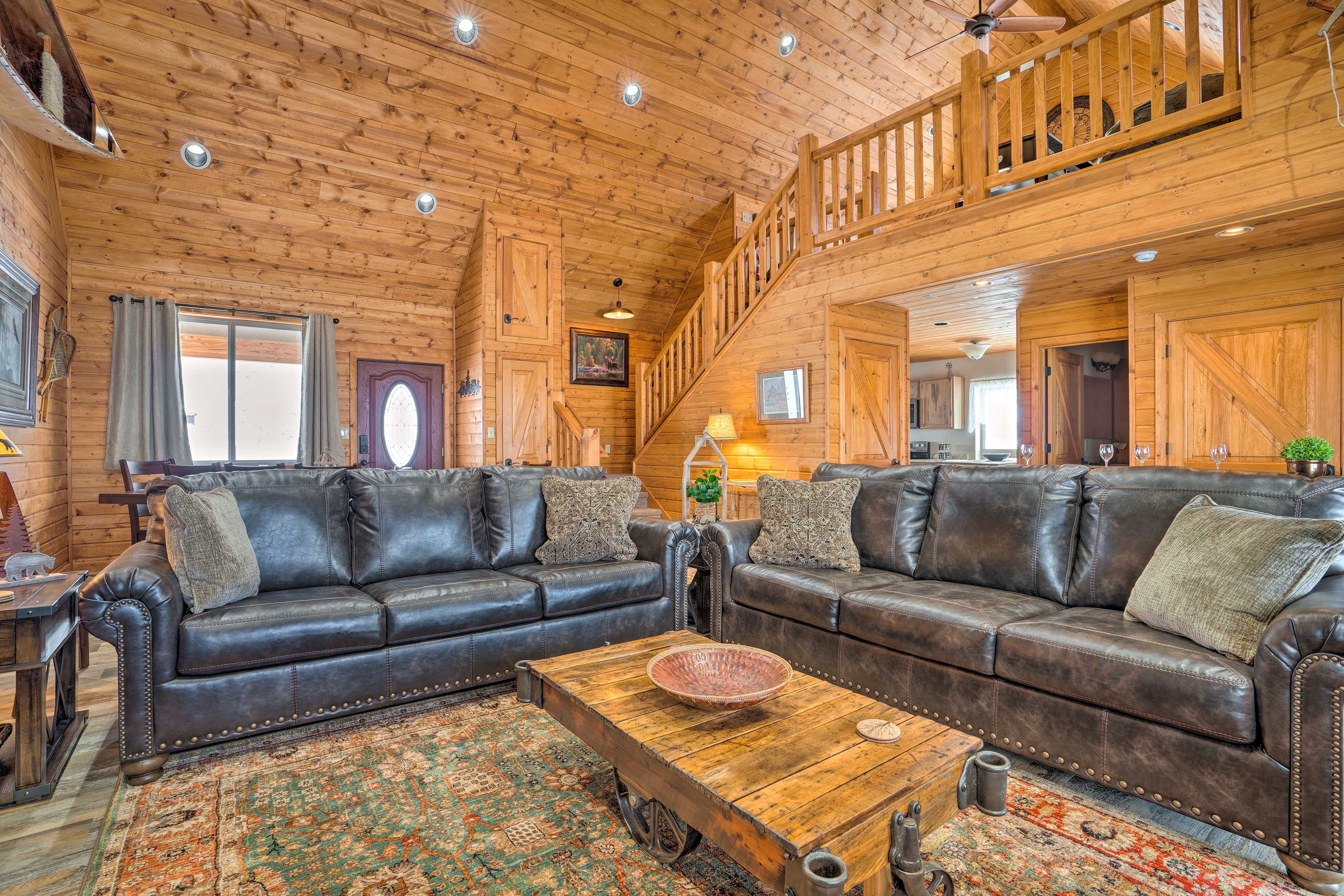 Living Room | 2nd Floor | Smart TV | Deck Access