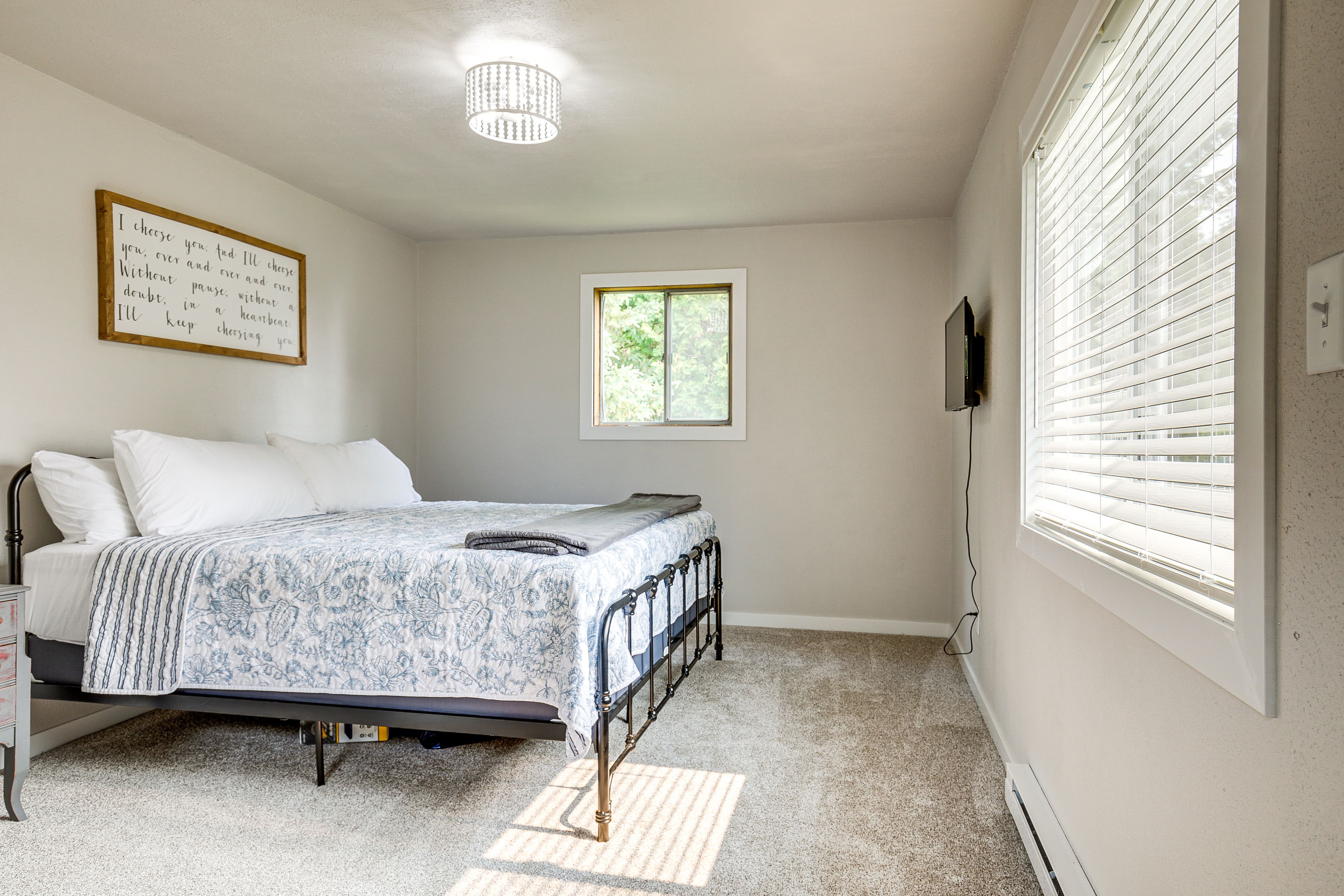 Bedroom 1 | King Bed | Linens Provided