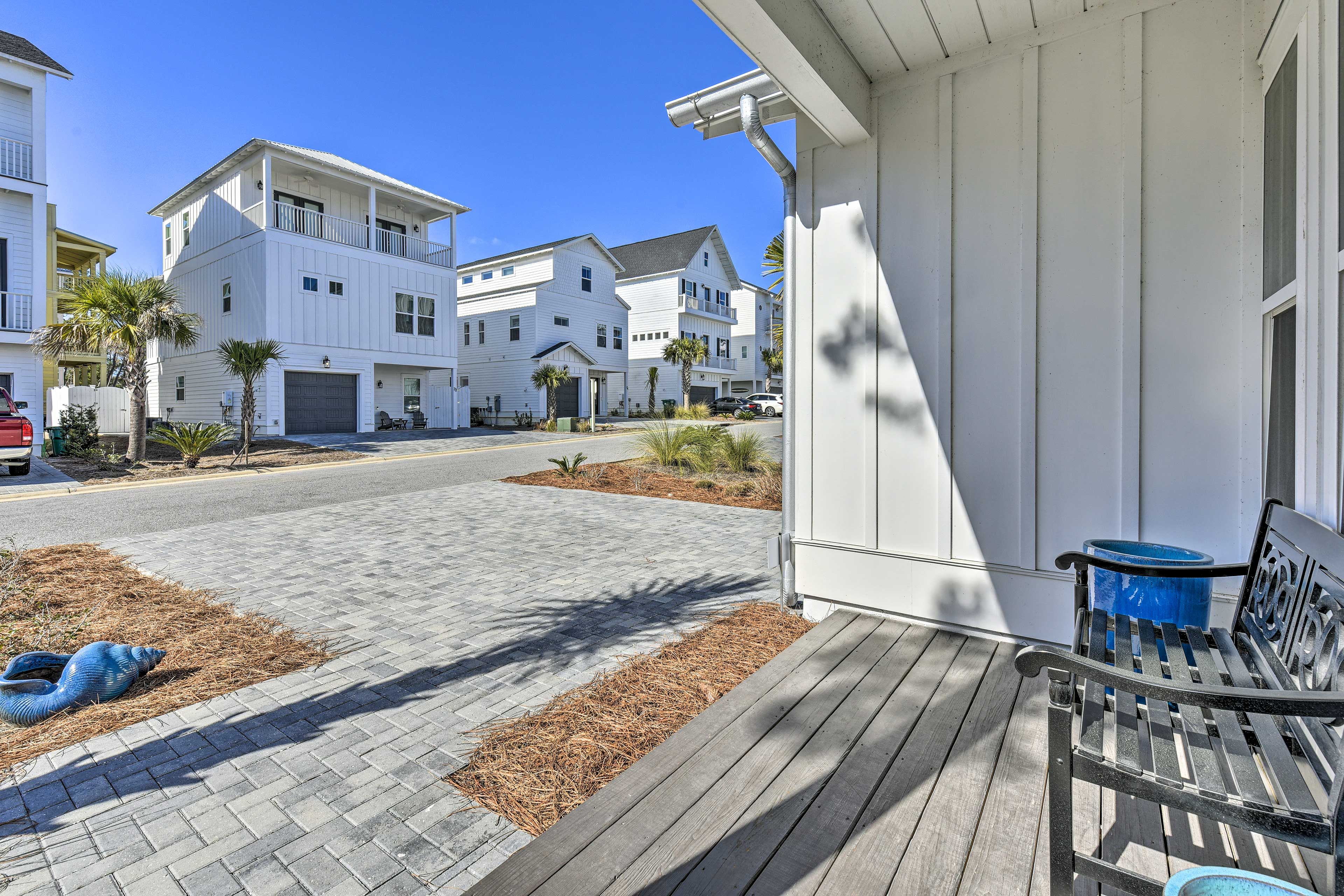 Parking | Driveway (2 Vehicles) | Garage (1 Vehicle)