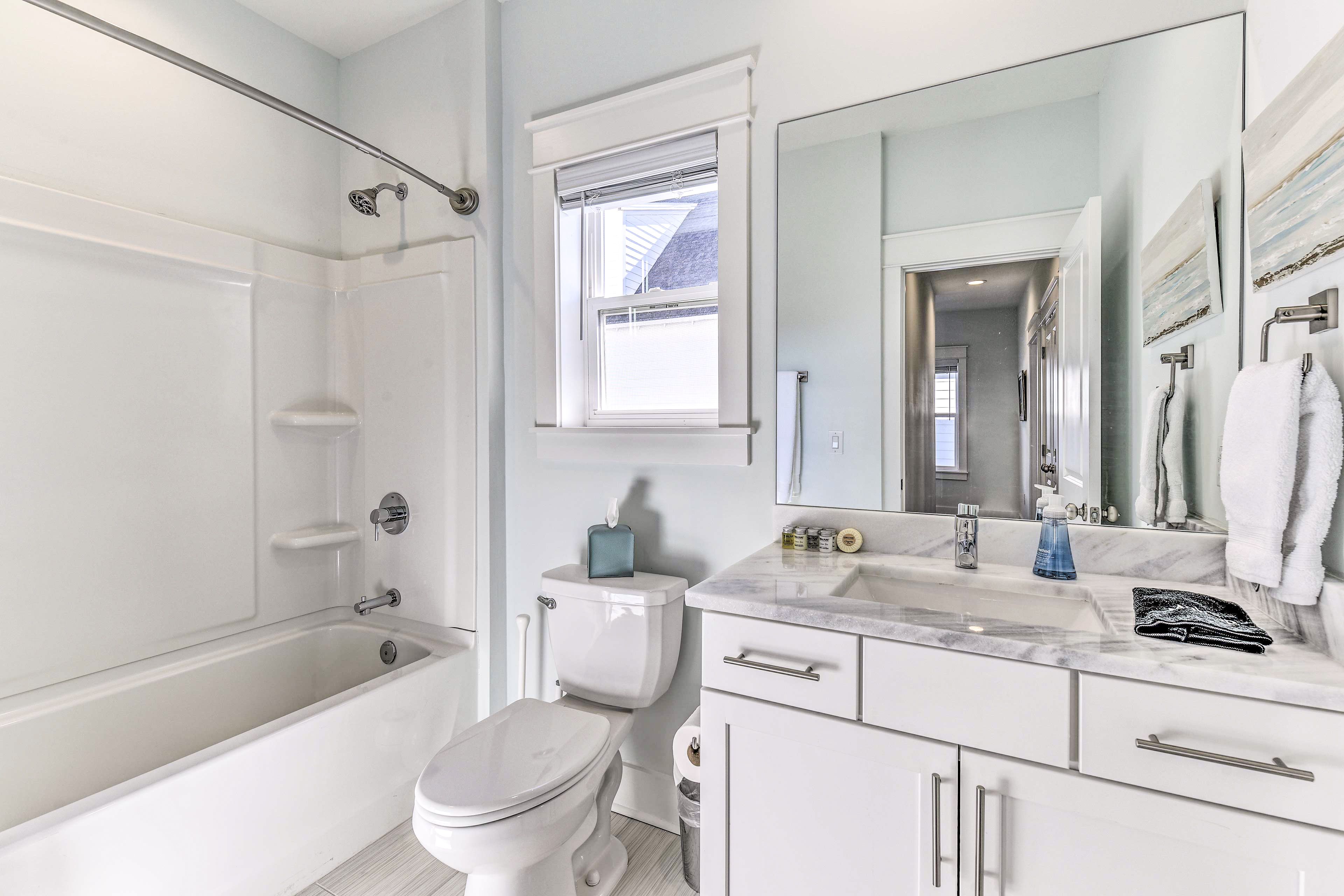 Full Bathroom | 2nd Level