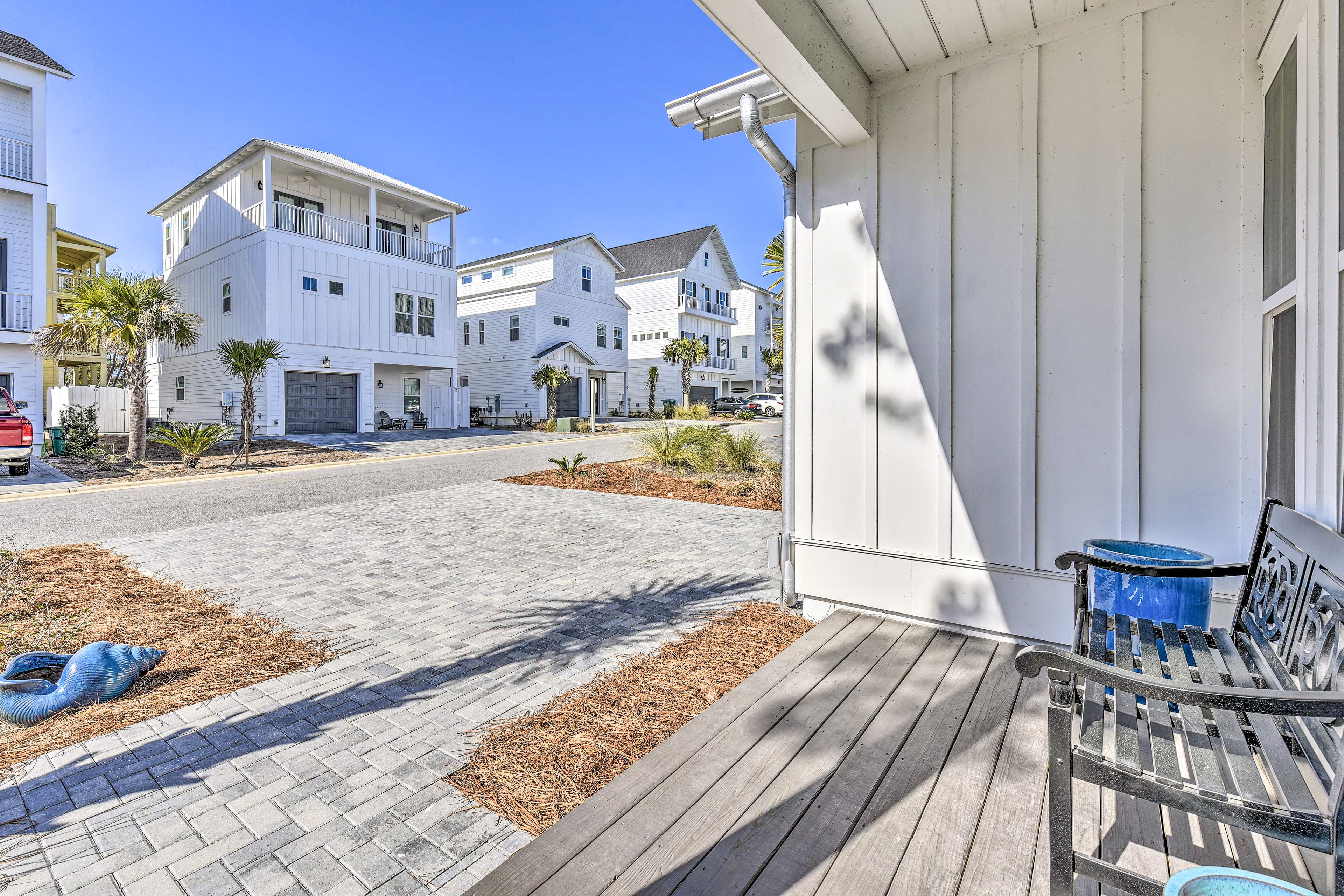 Parking | Driveway (2 Vehicles) | Garage (1 Vehicle)
