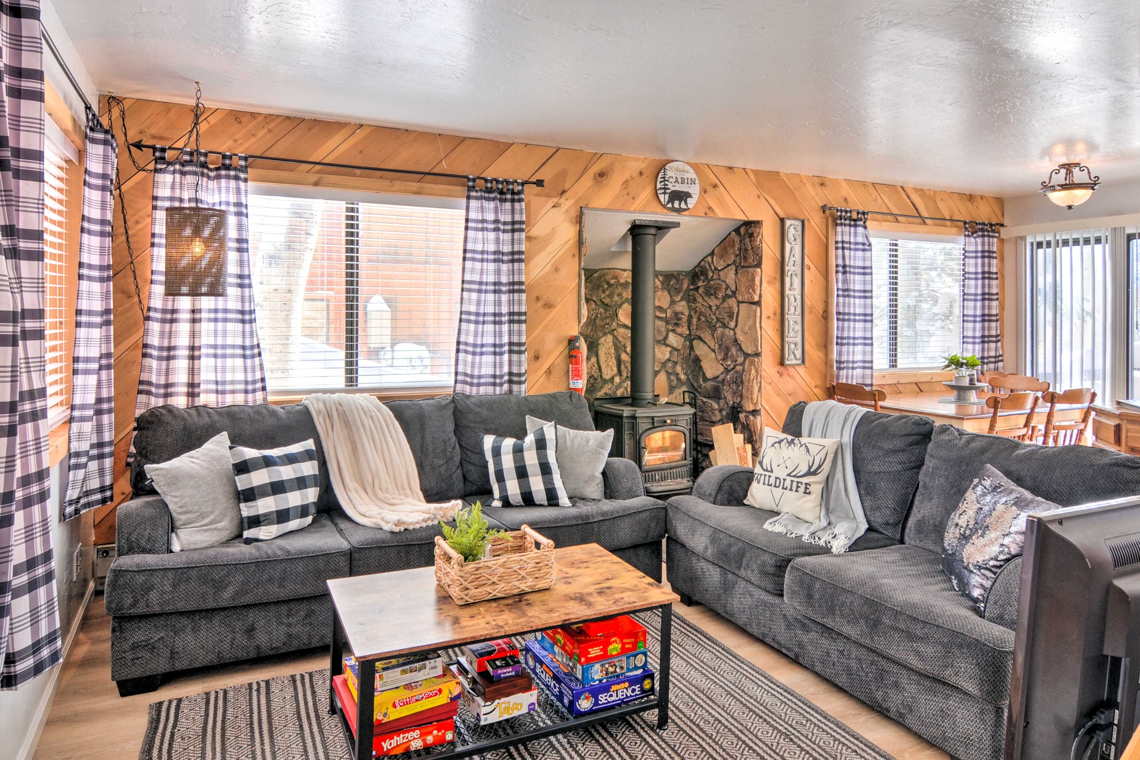 Beaver Vacation Rental | 2BR | 1BA | Step-Free Entry | 1,000 Sq Ft