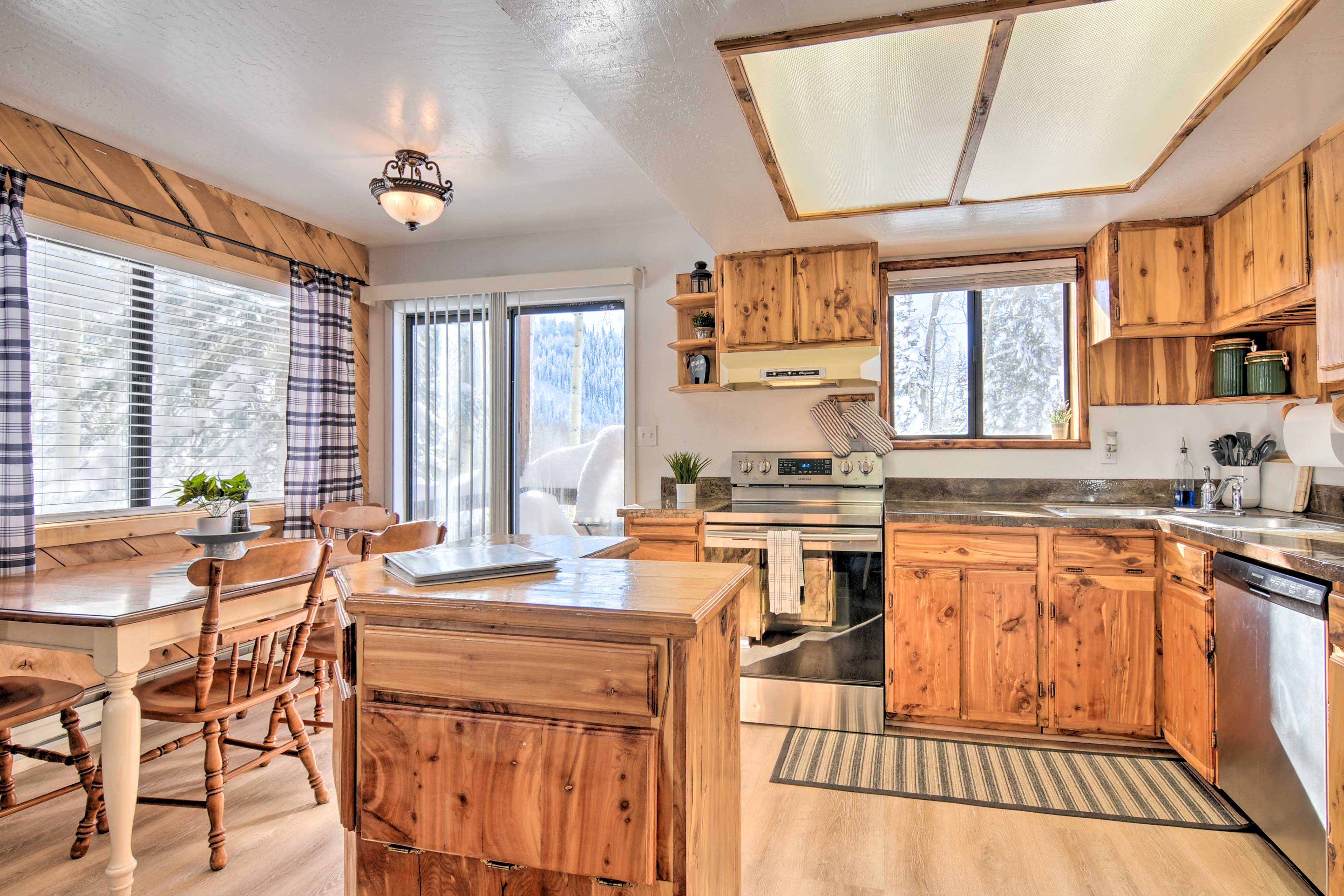 Kitchen | Cooking Basics | Toaster | Coffee Maker | Blender | Trash Bags