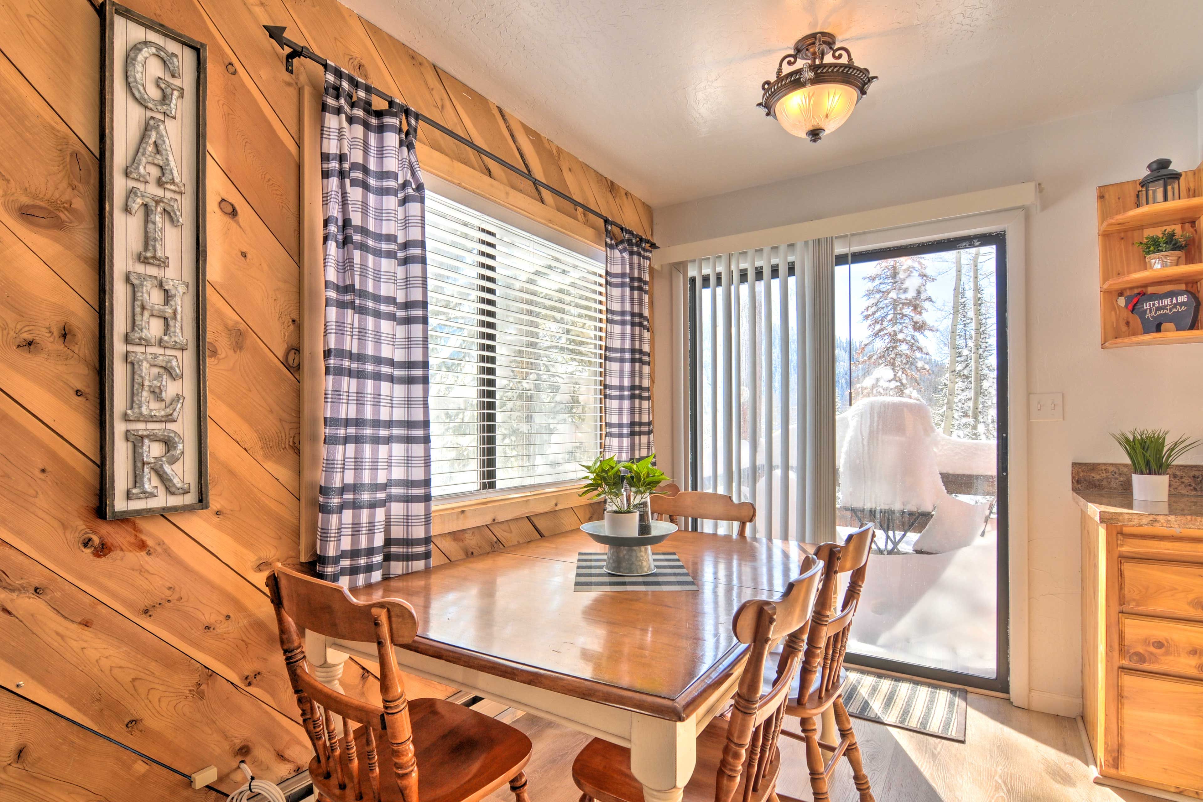 Dining Area | Dishware & Flatware Provided | Deck Access | Gas Grill