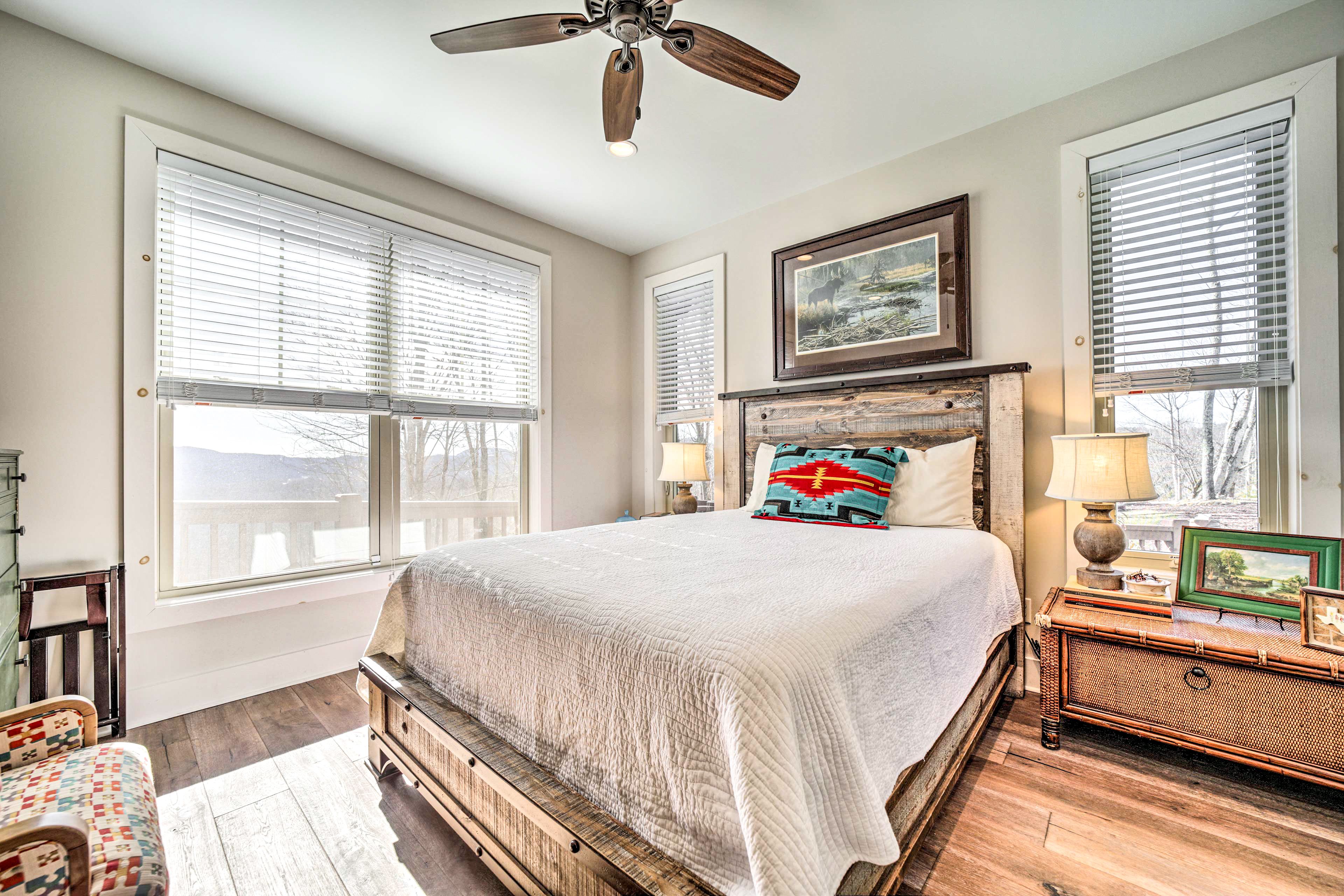 Bedroom 3 | Queen Bed