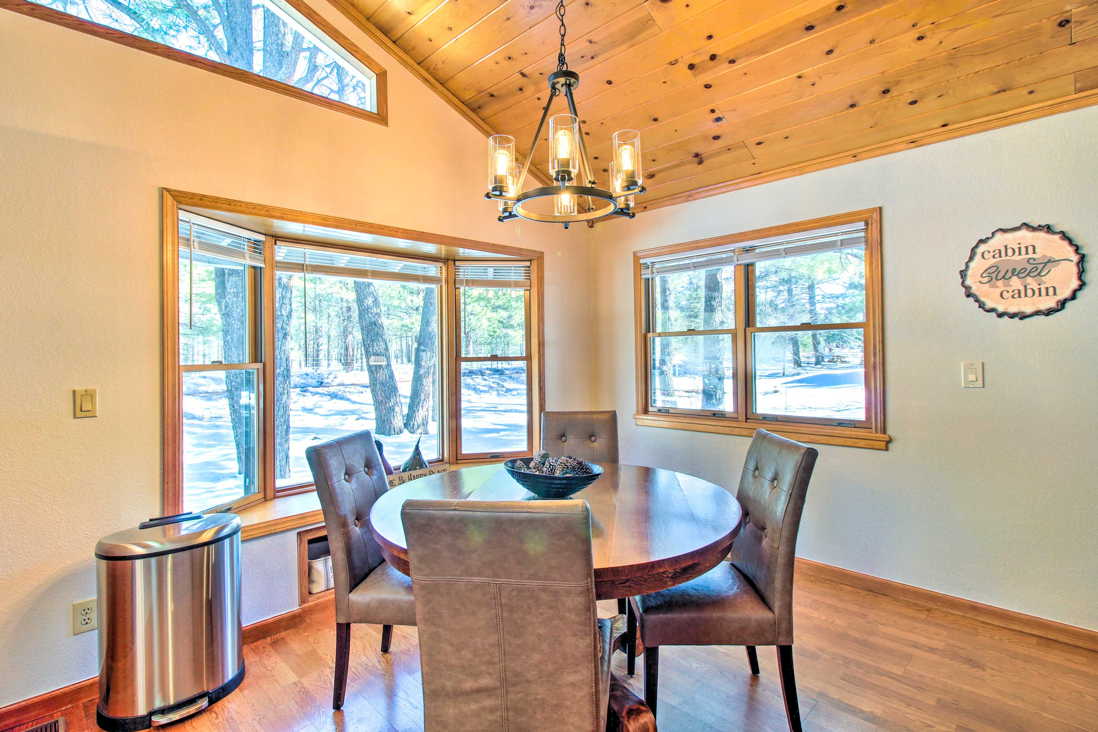 Dining Area | Dishware Provided