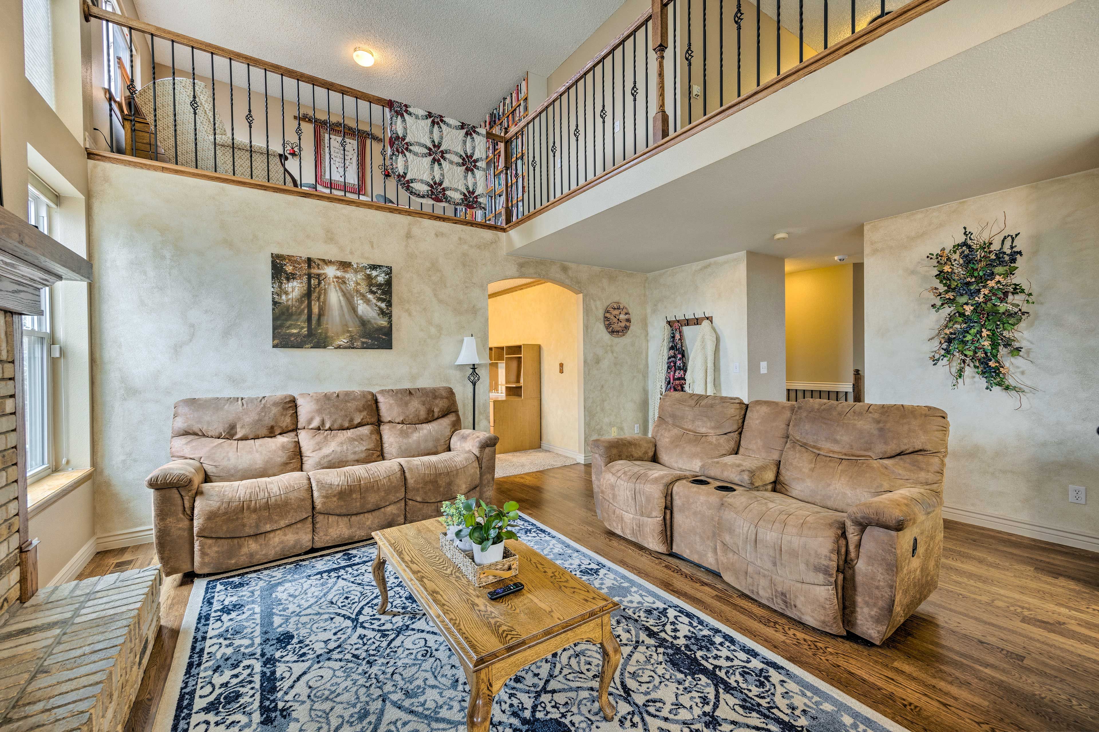 Living Room | Reclining Sofas