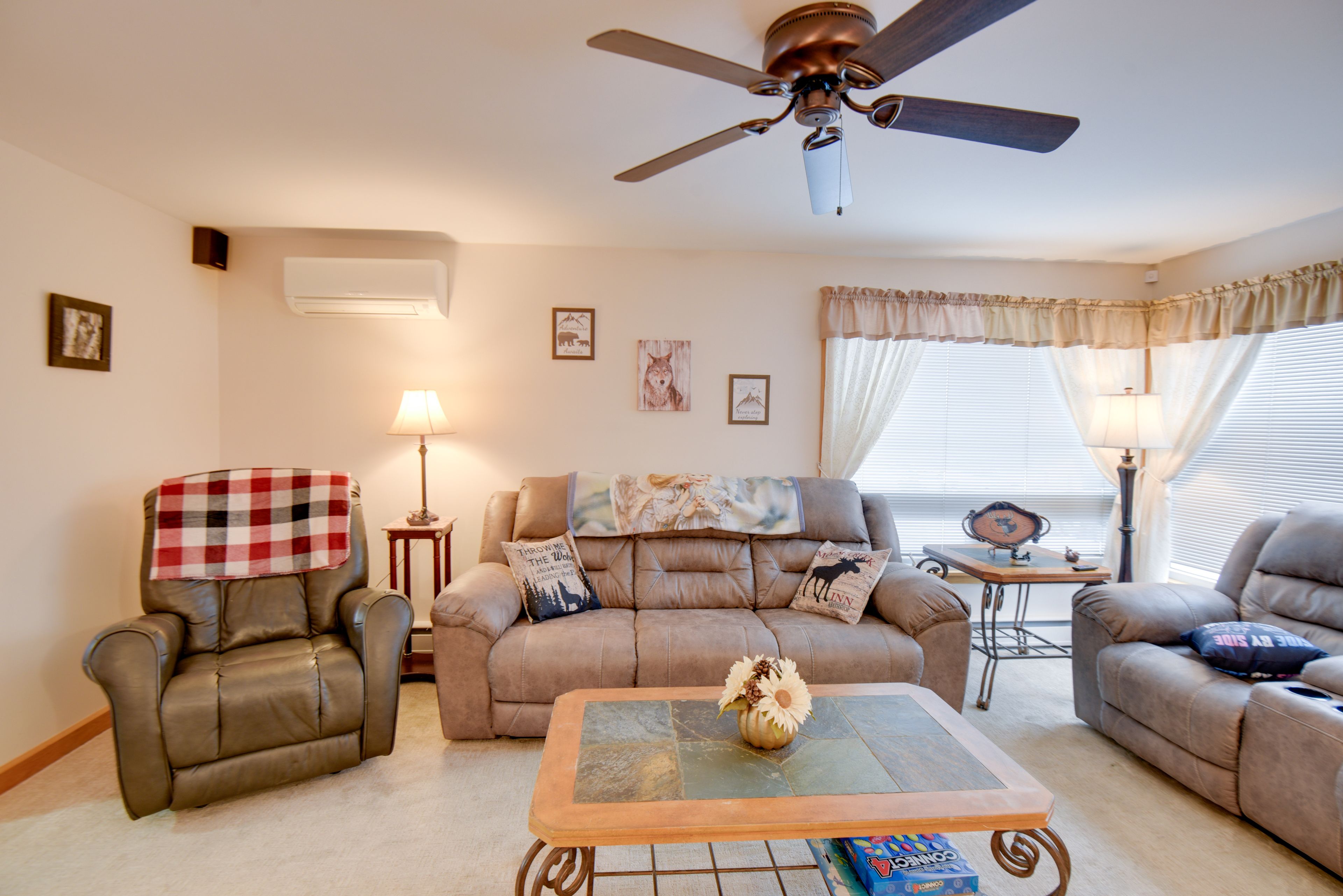 Living Area | Smart TV | Board Games
