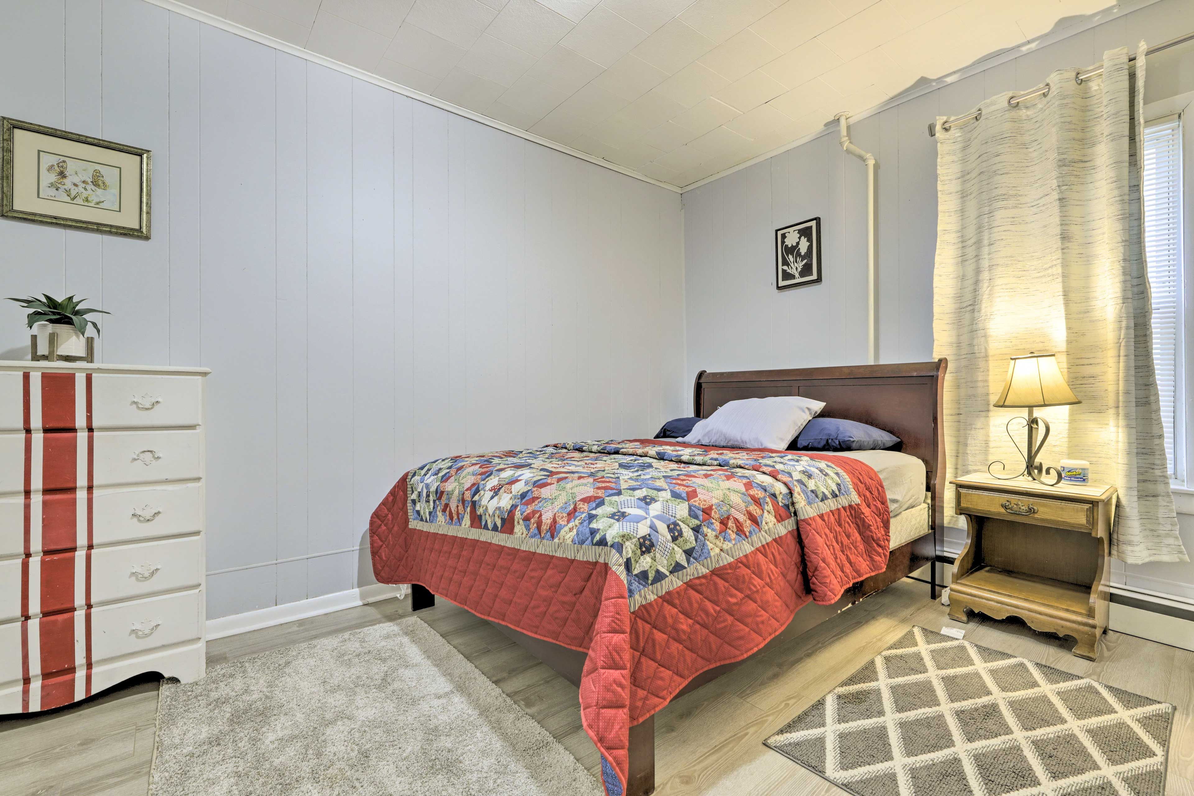 Bedroom 3 | Queen Bed