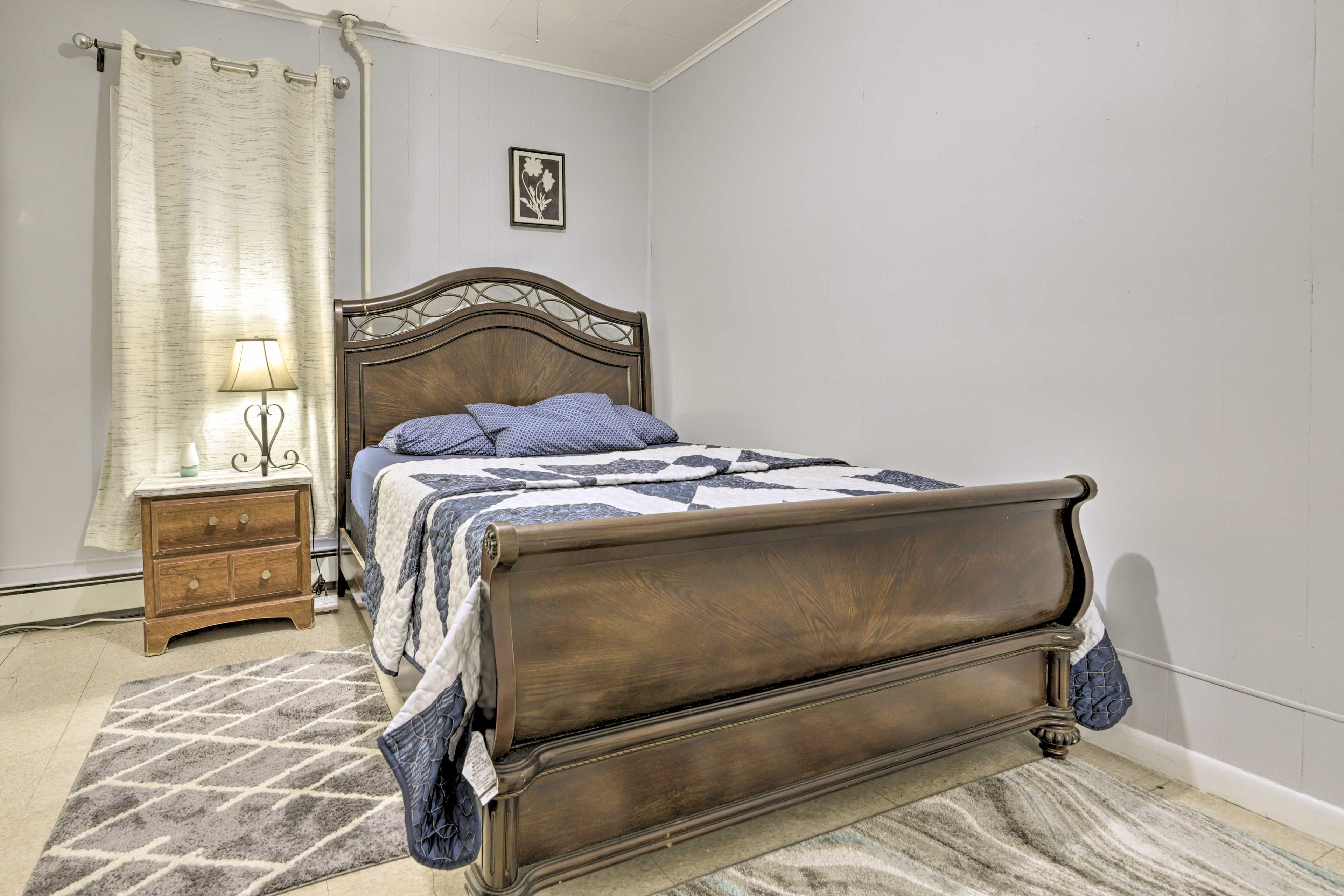 Bedroom 2 | Queen Bed