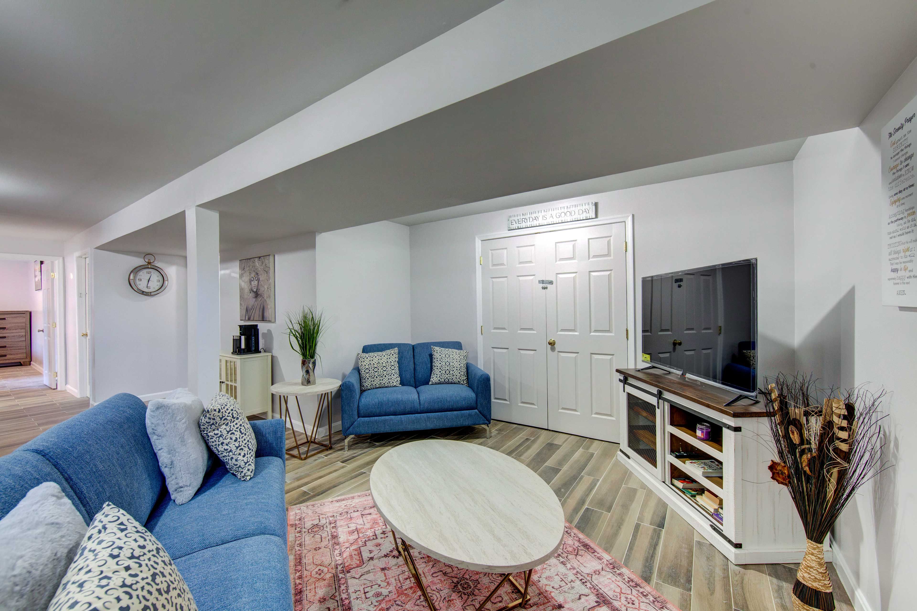 York Vacation Rental | 1BR | 1BA | 500 Sq Ft | Steps Required to Enter