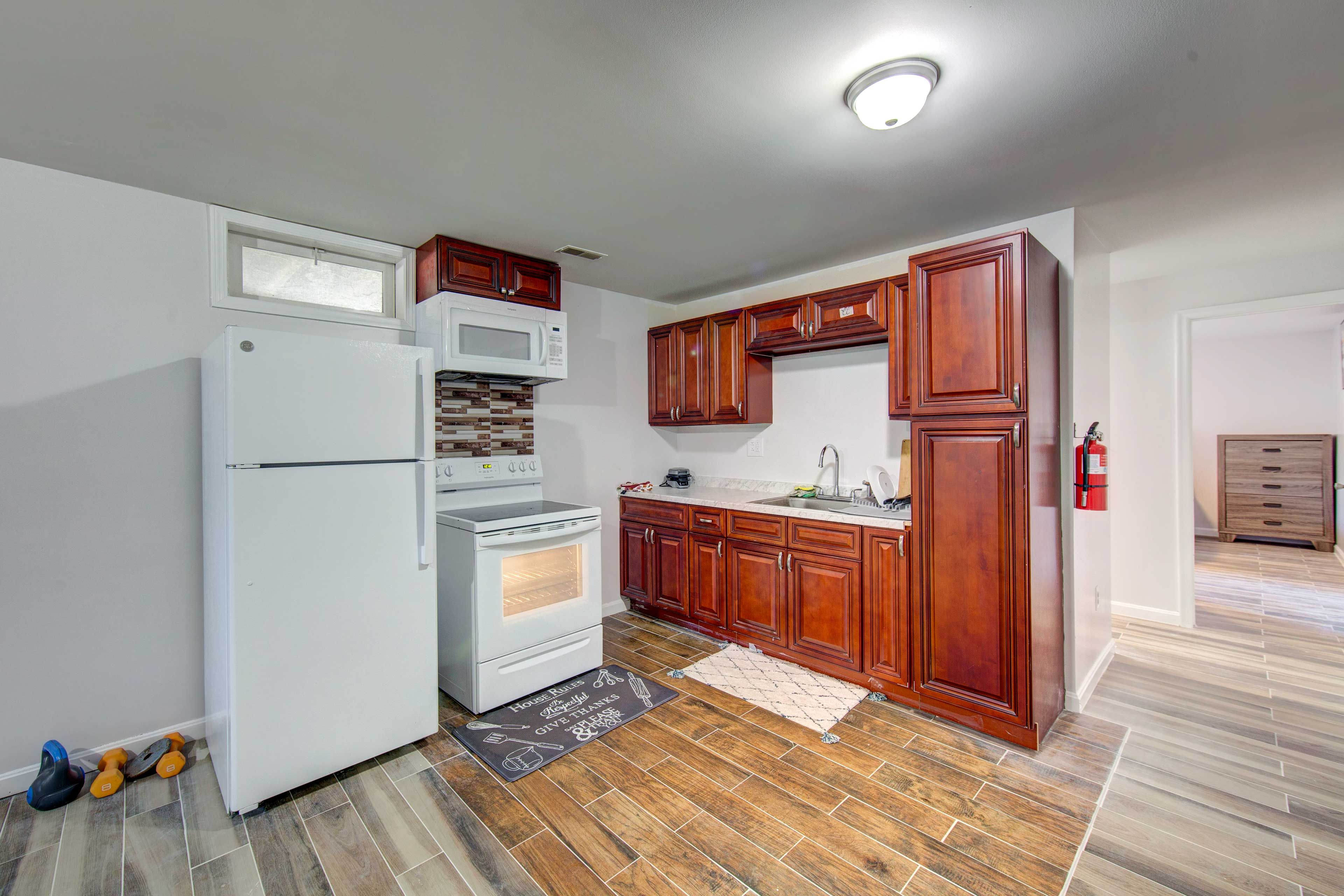 Kitchen | Toaster | Microwave | Crockpot