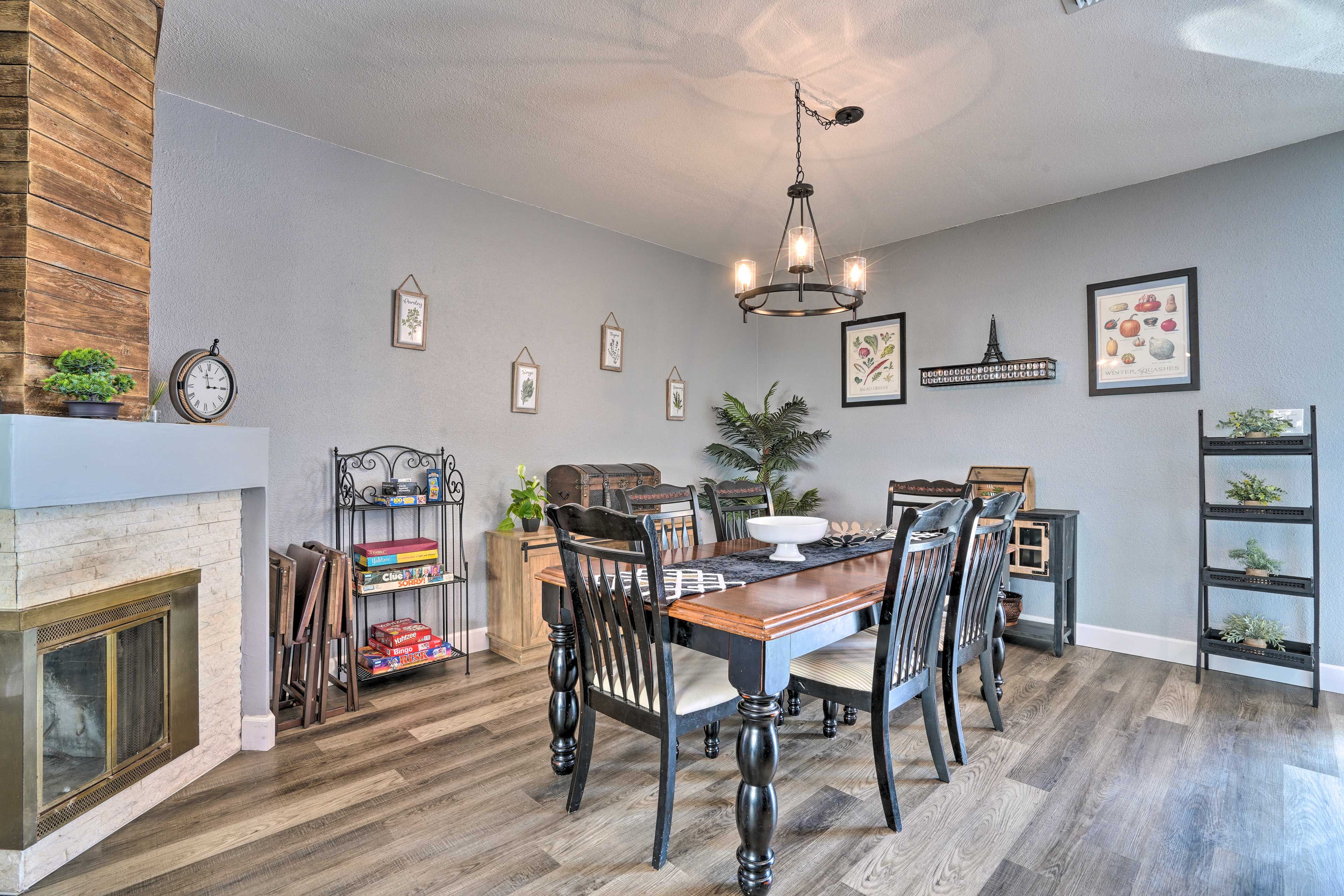 Dining Area | Dishware & Flatware Provided | Trash Bags & Paper Towels Provided