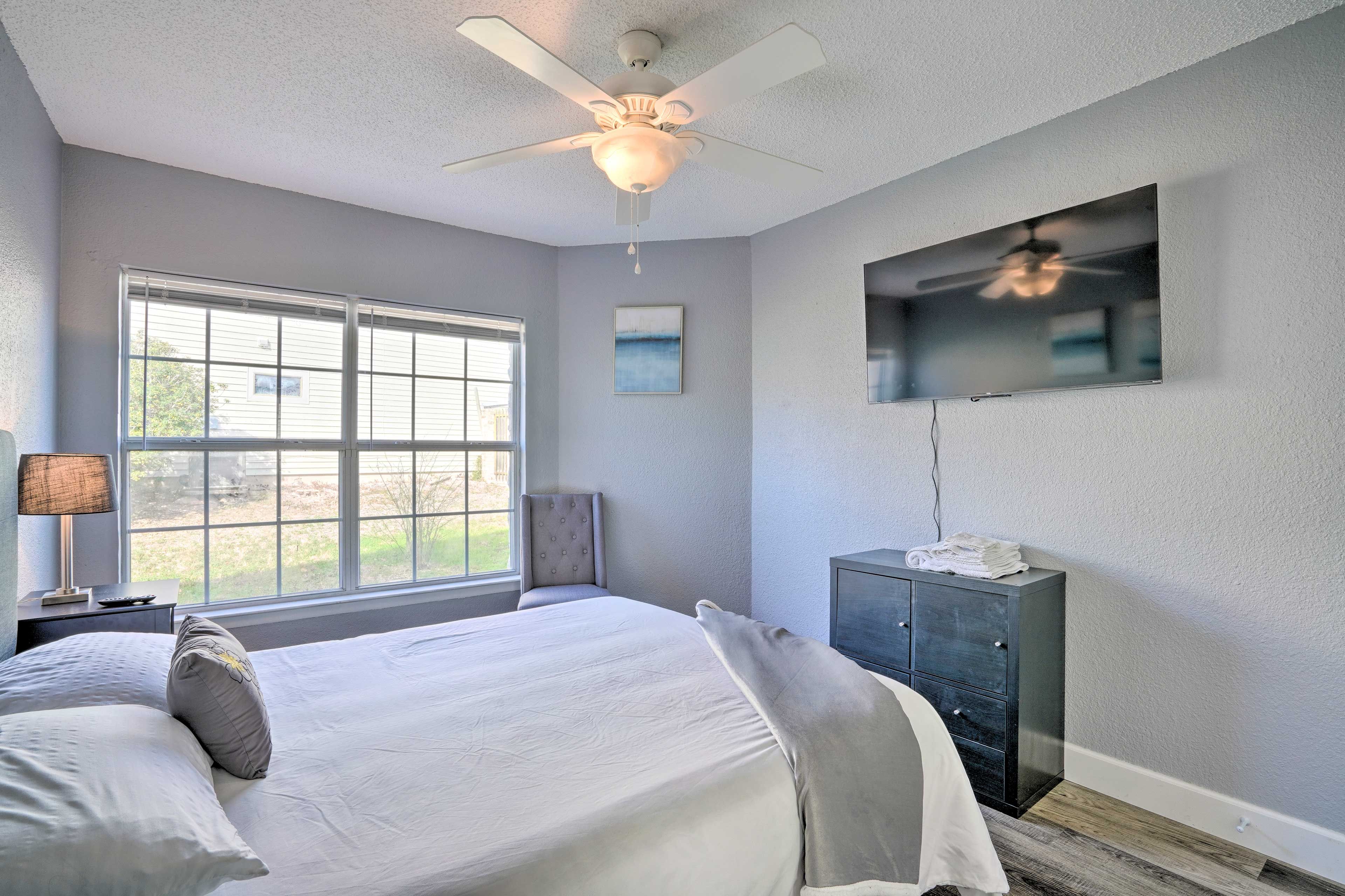 Bedroom 2 | Queen Bed | Linens Provided
