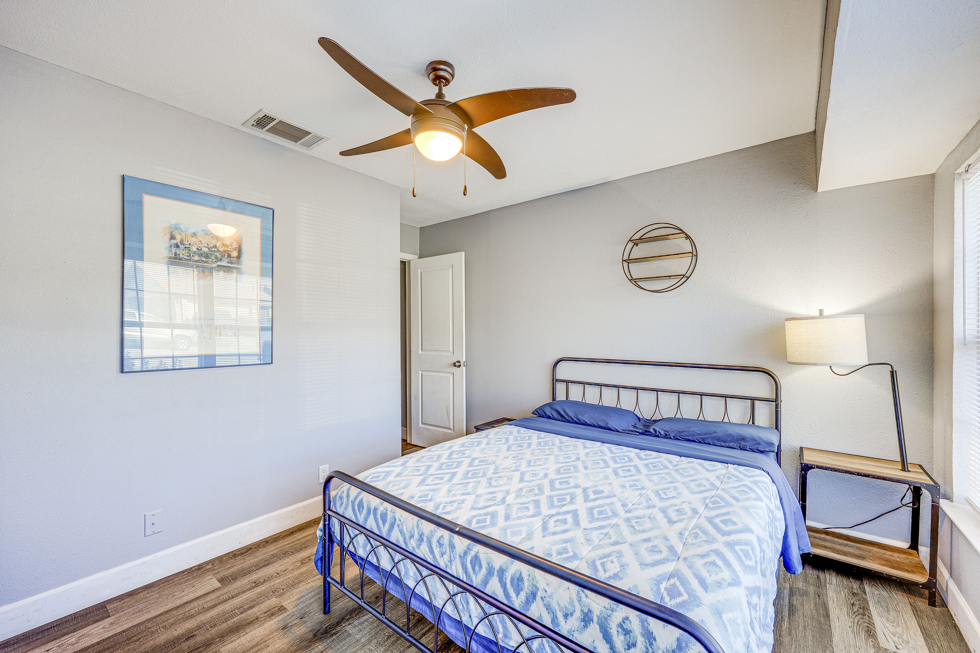 Bedroom 4 | Queen Bed