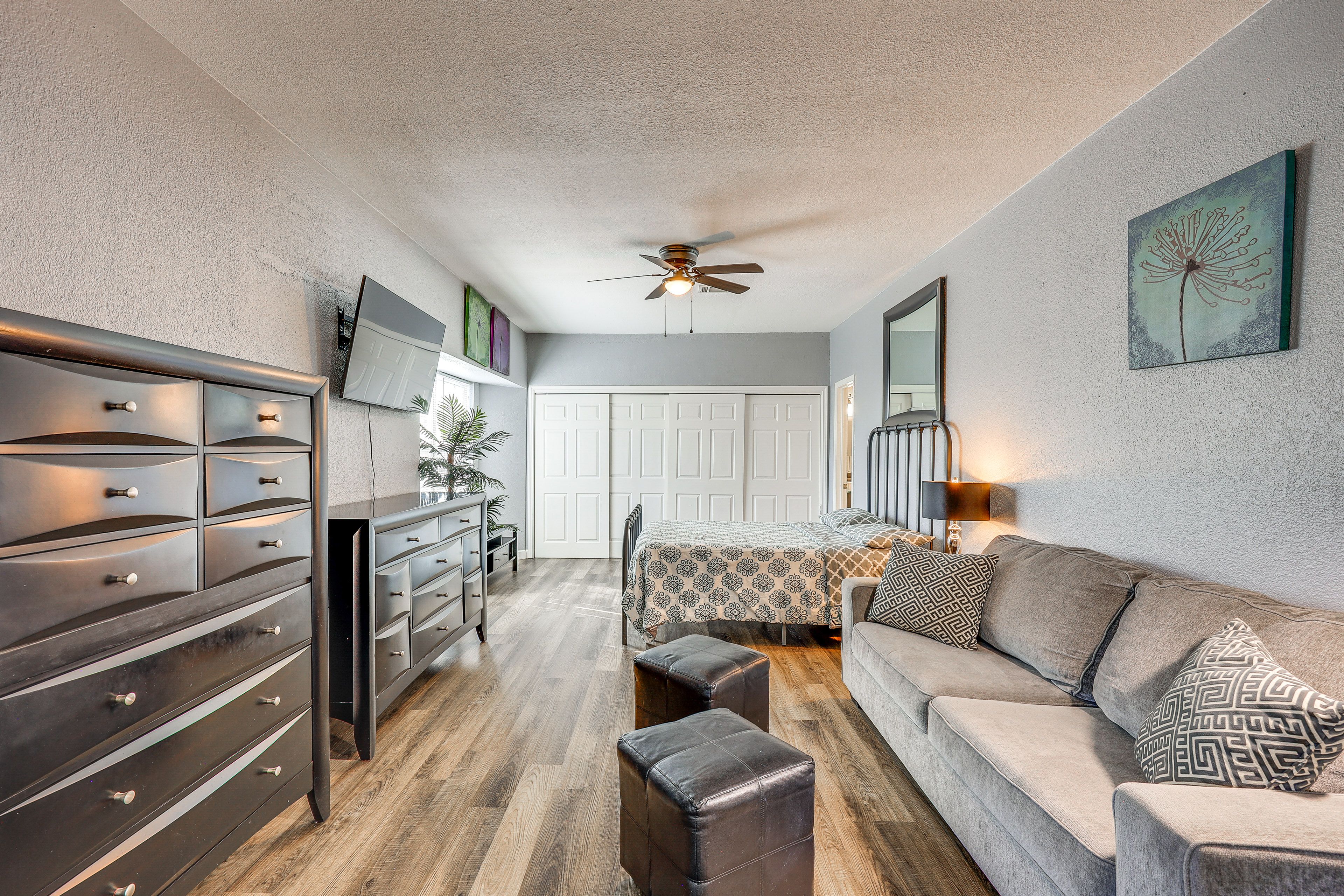 Bedroom 1 | Queen Bed | En-Suite Bathroom