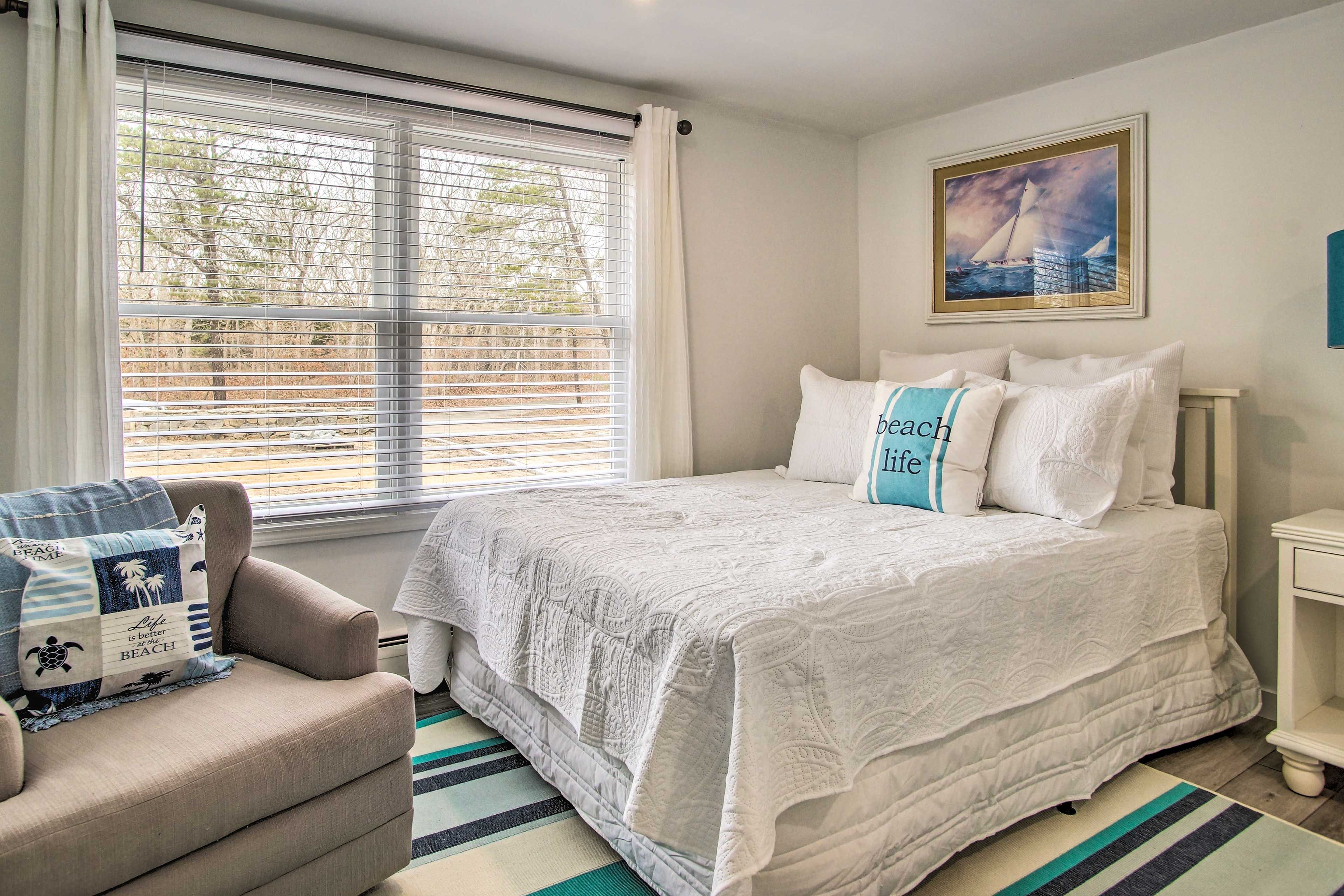 Bedroom 2 | Queen Bed | Twin Bed