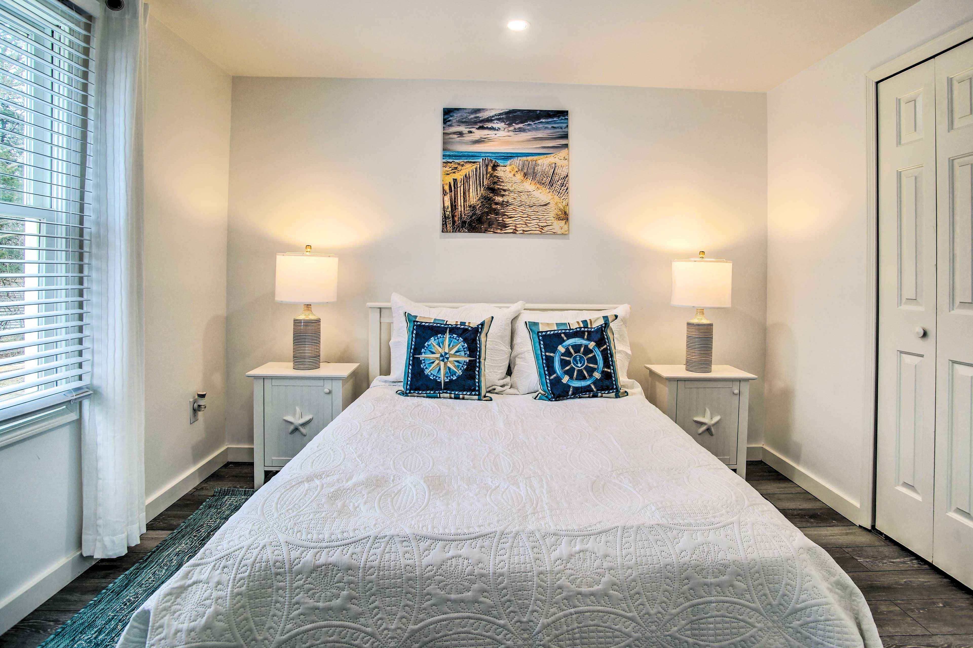 Bedroom 1 | Queen Bed | Linens Provided