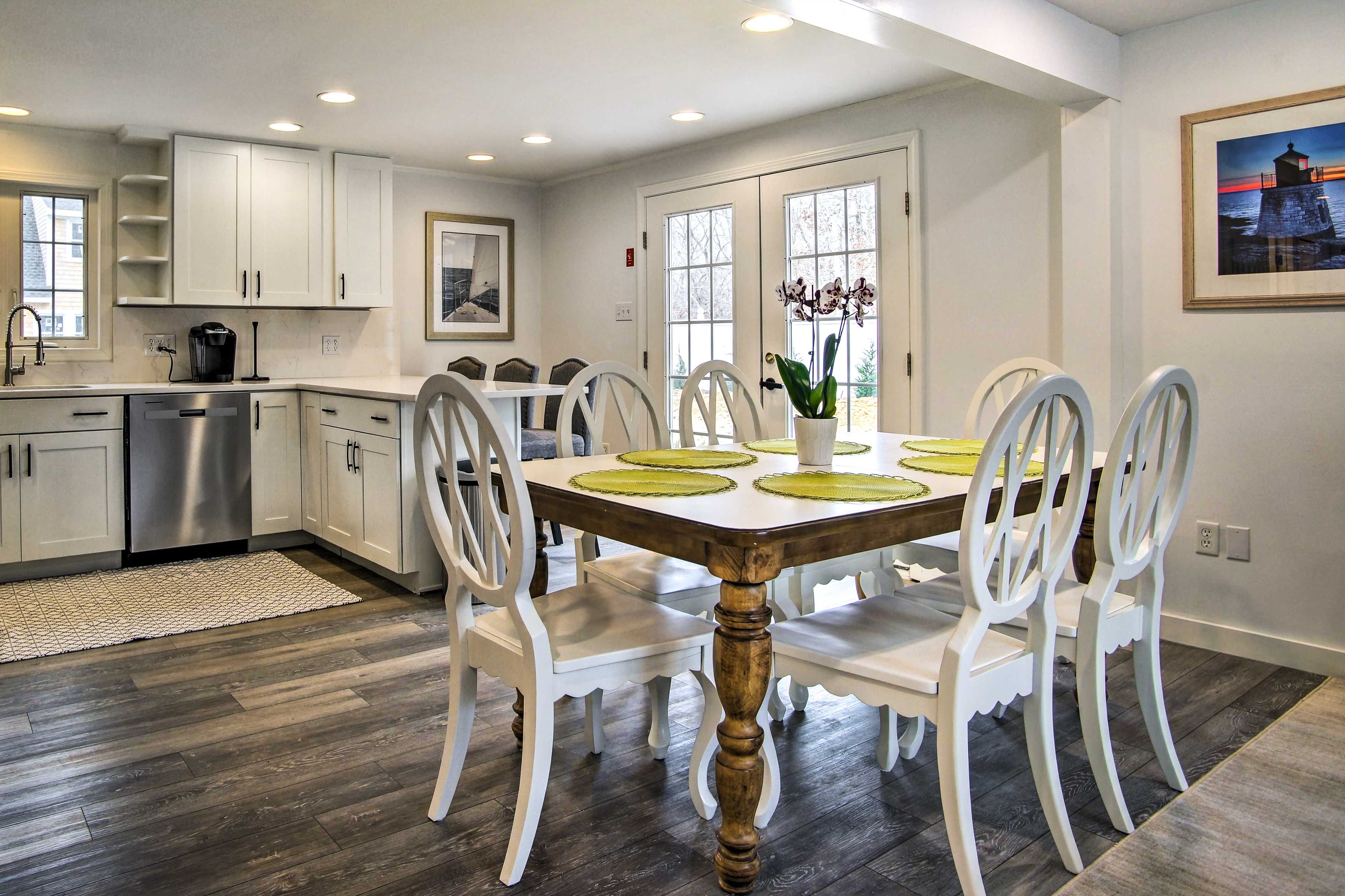 Dining Area | Dishware & Flatware