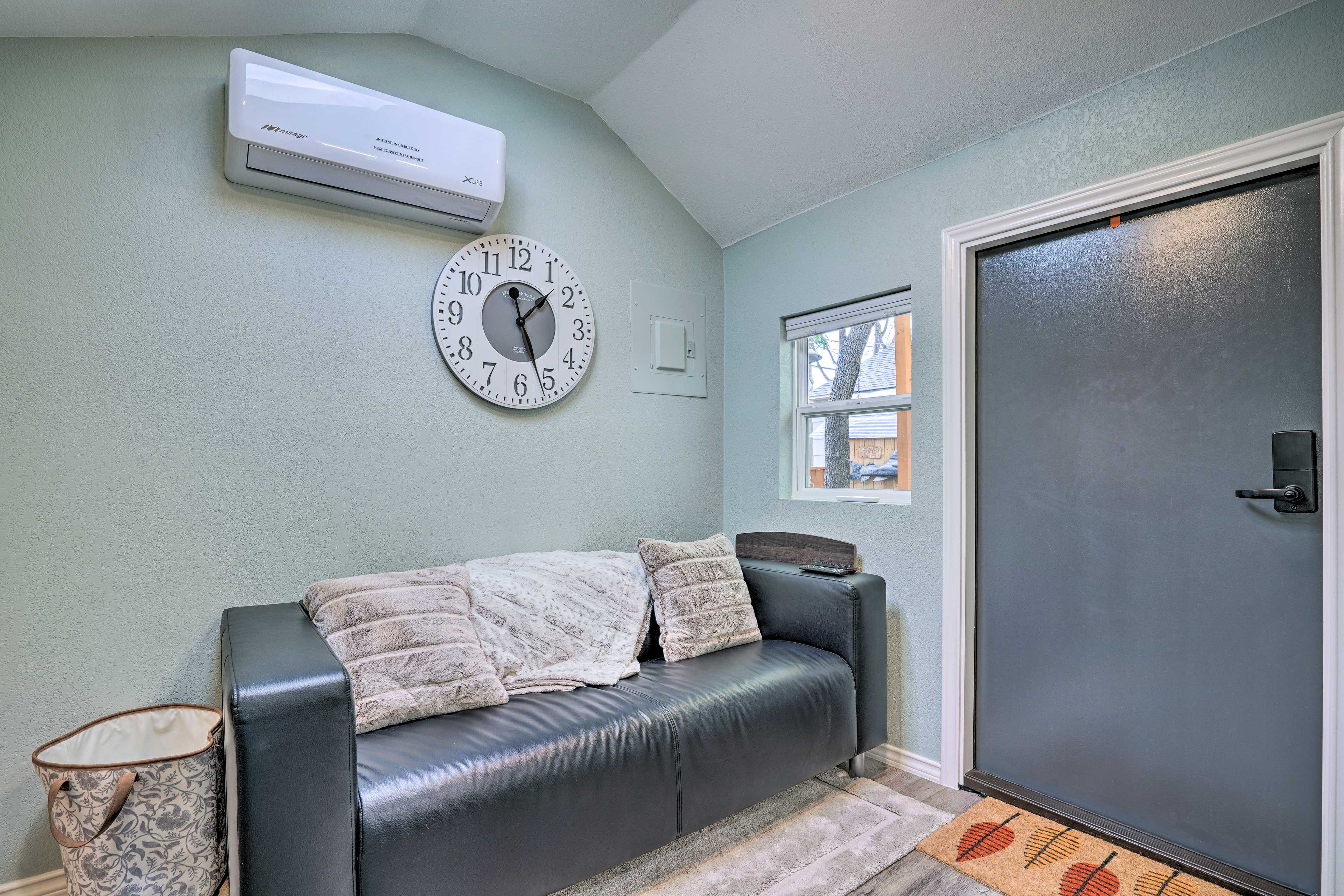 Living Room | Full Sleeper Sofa