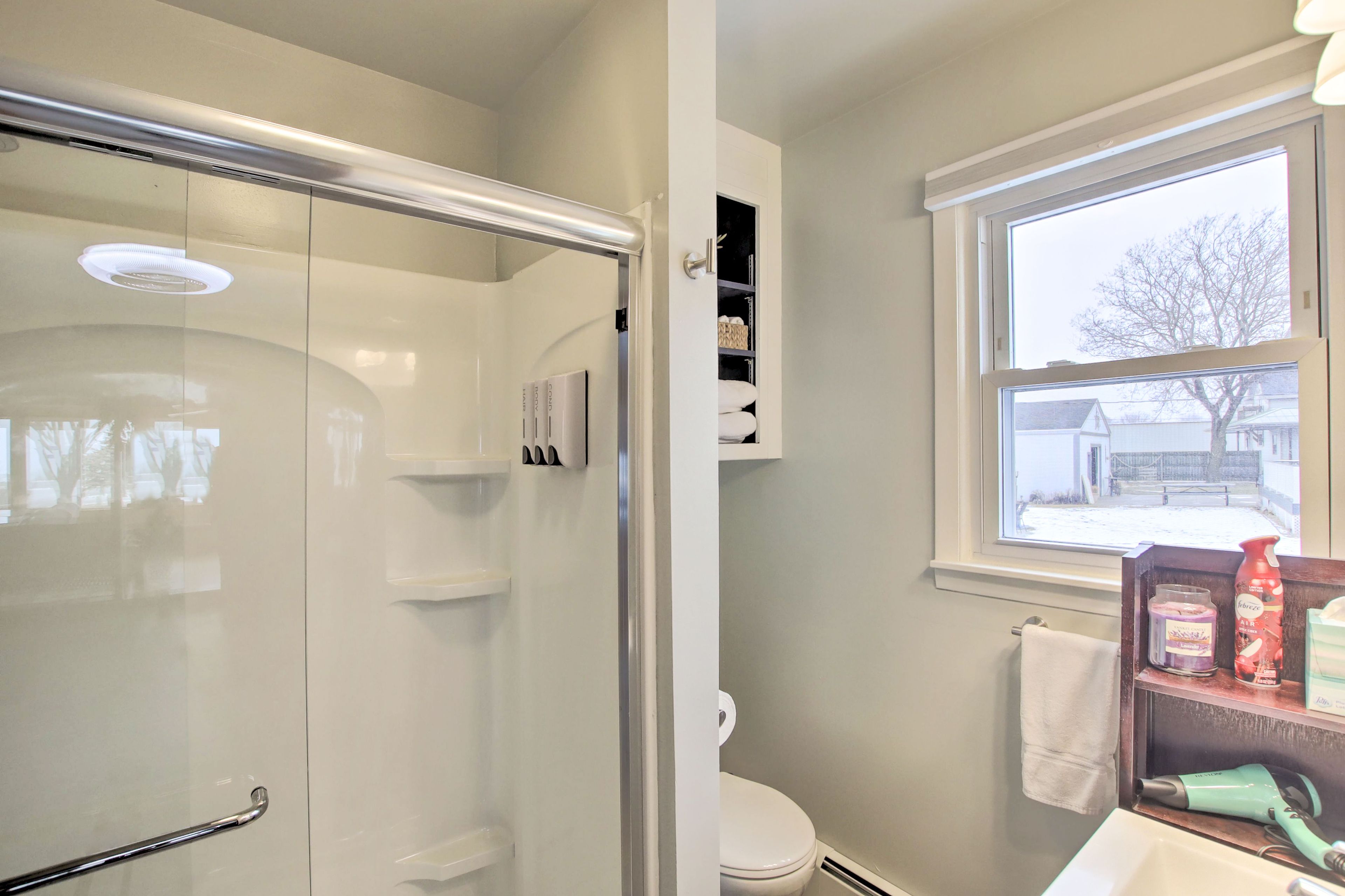 Full Bathroom