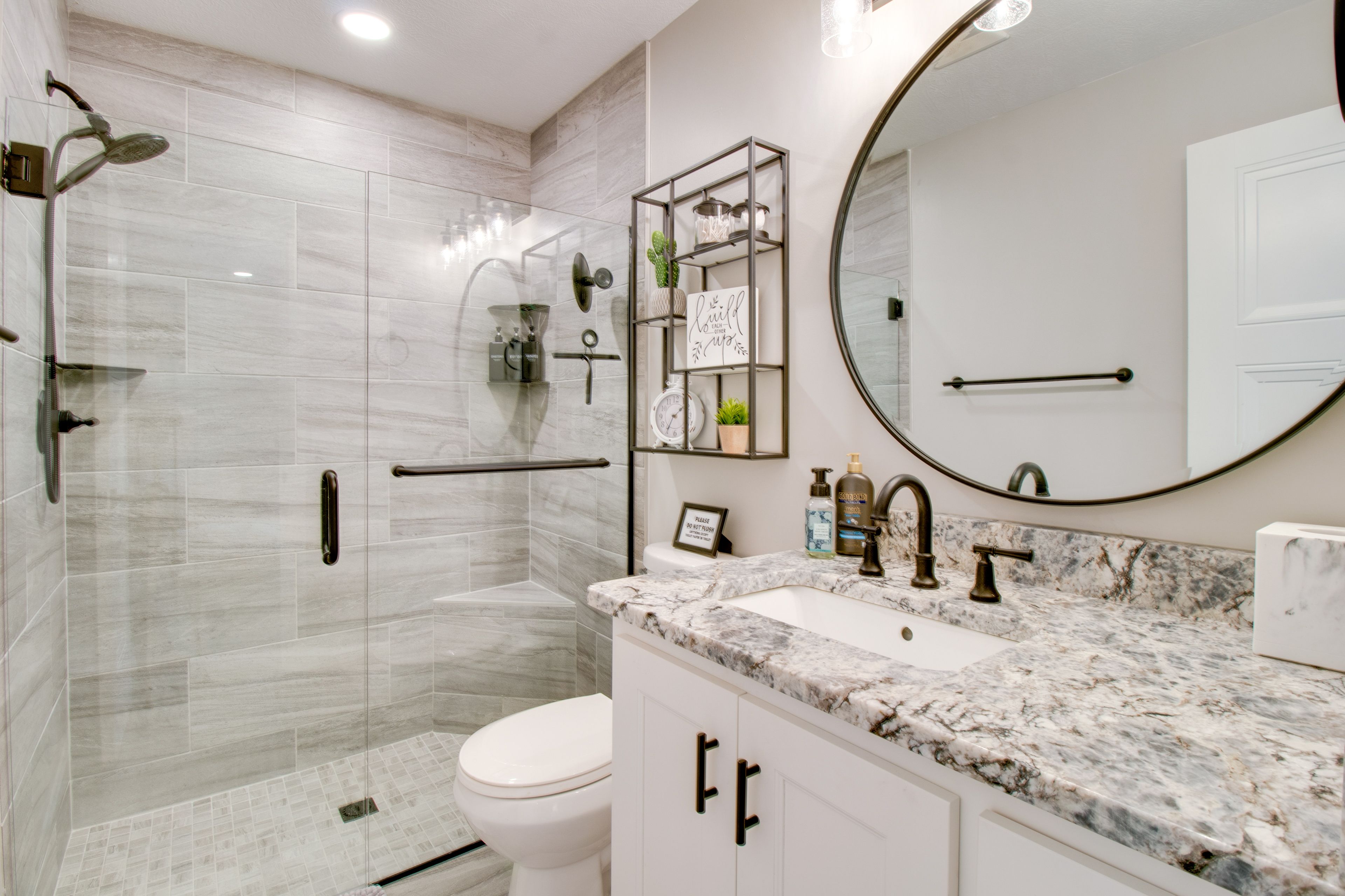Full Bathroom | Main Floor | Complimentary Toiletries