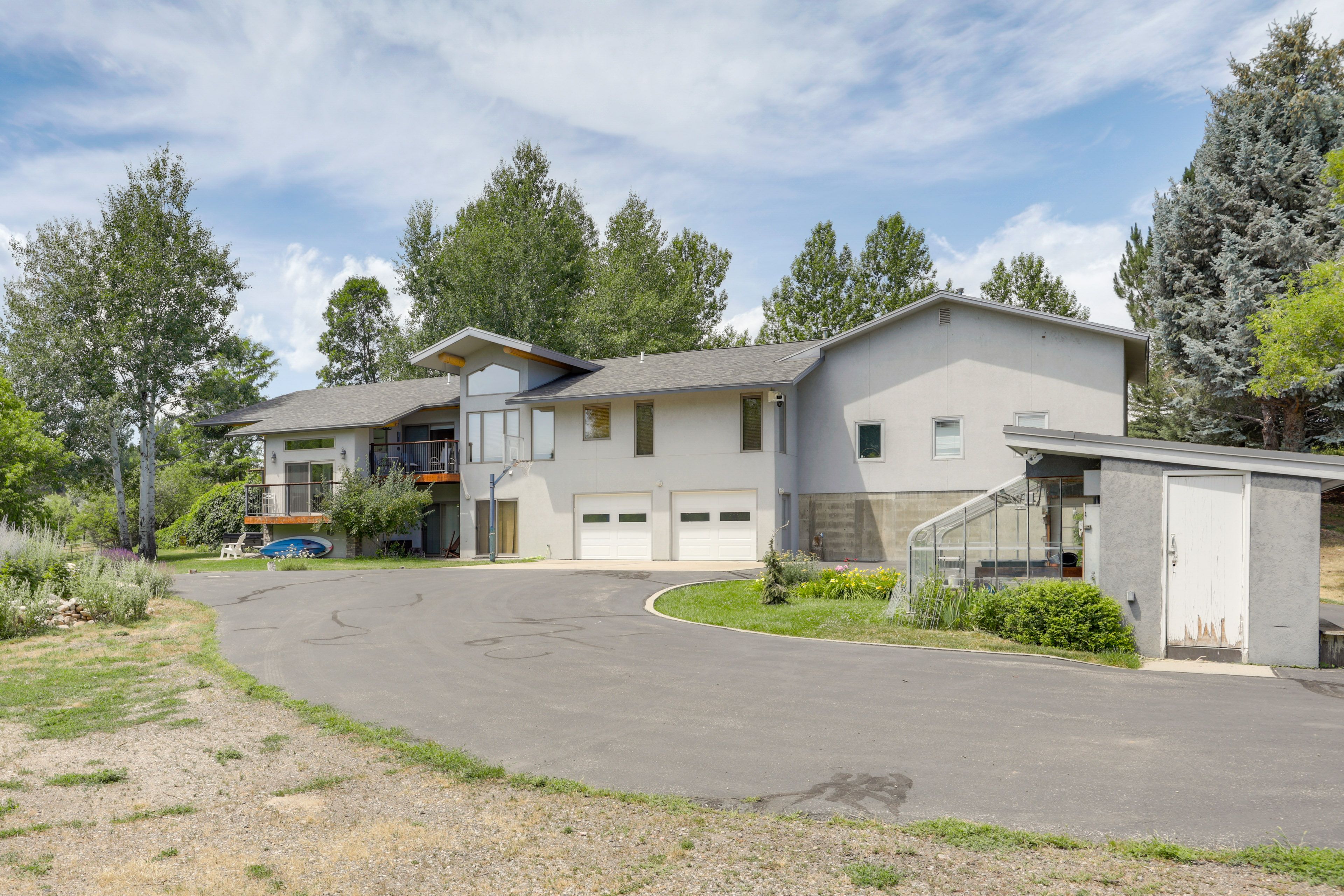 Ranch Setting | Livestock | Blue Ribbon Fishing