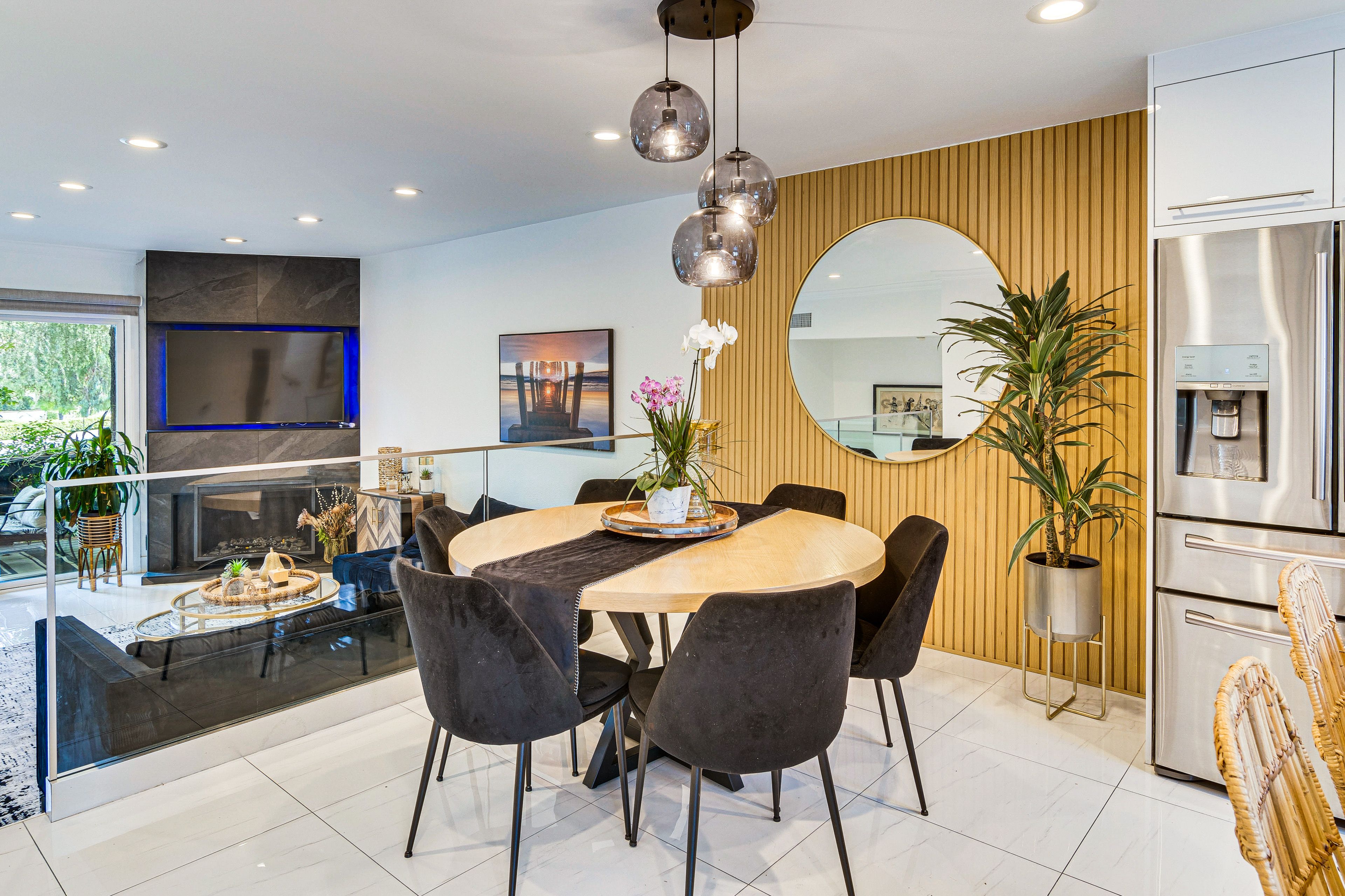 Dining Area | Dishware/Flatware
