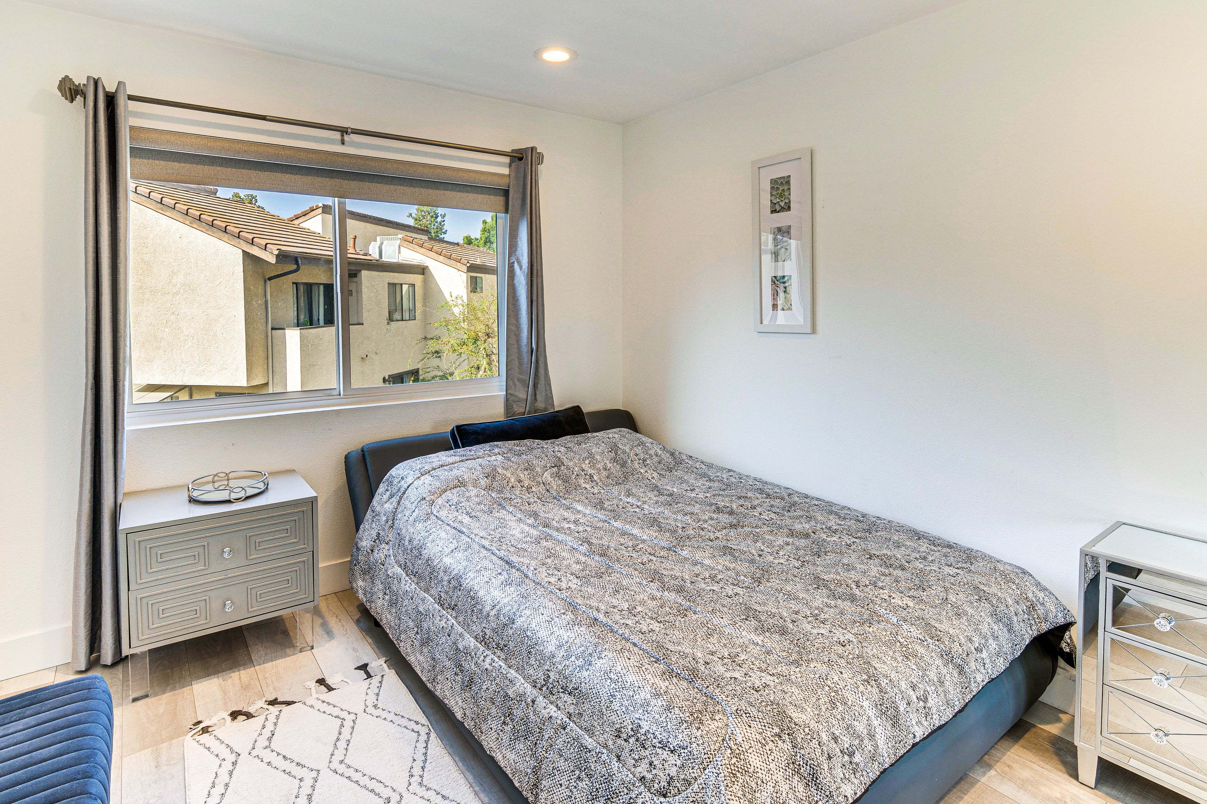 Bedroom 2 | Queen Bed