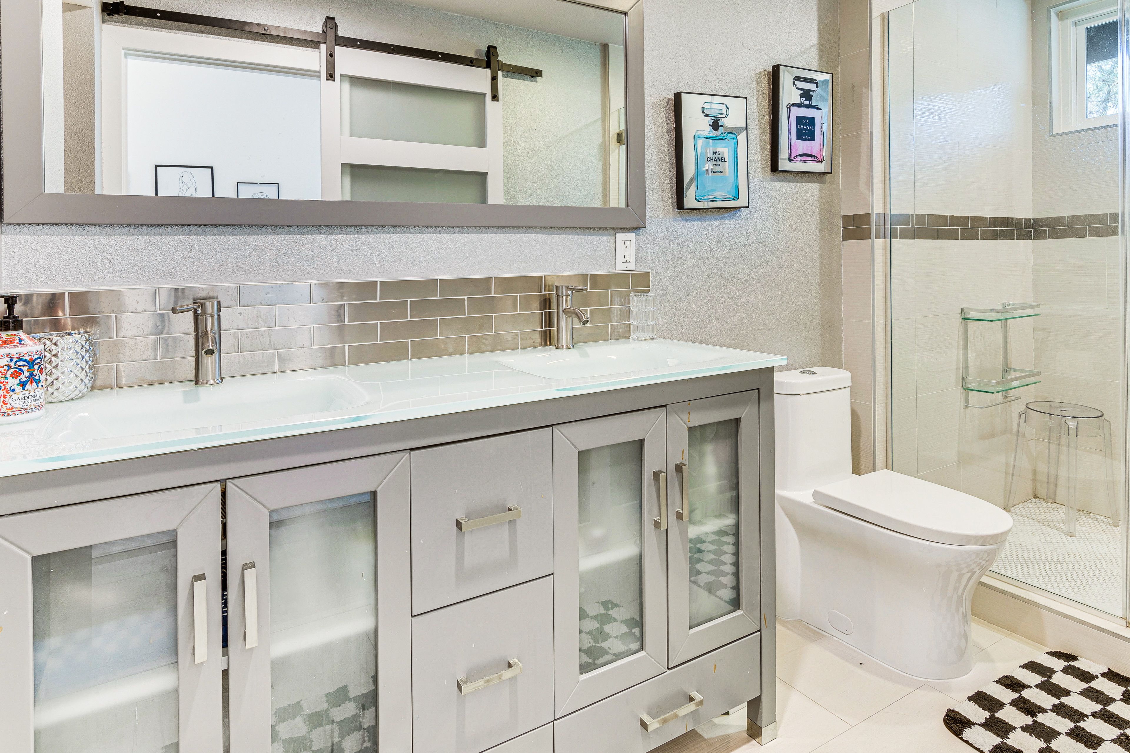 Full Bathroom | Complimentary Toiletries