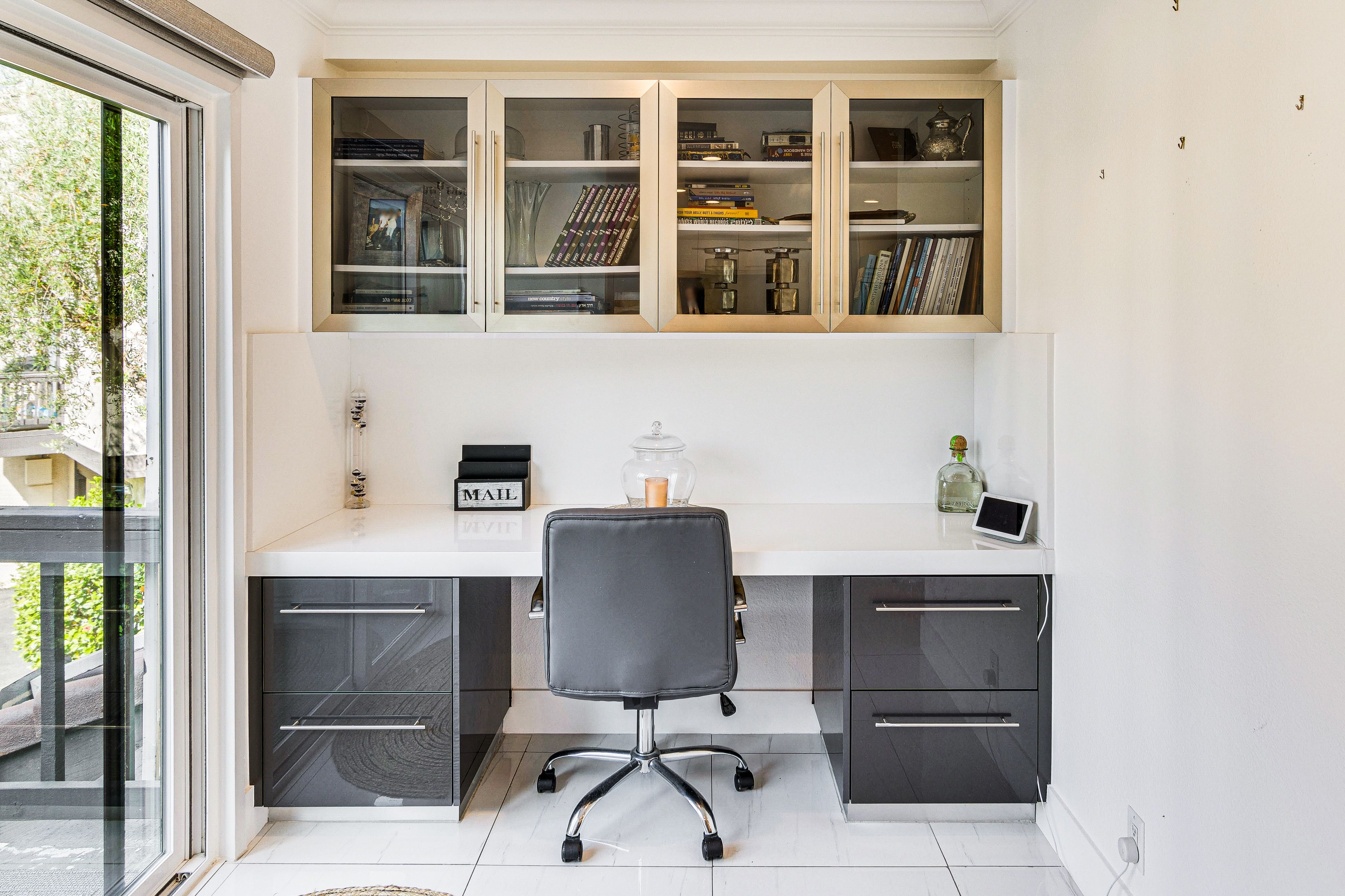 Laptop Workspace | Free WiFi