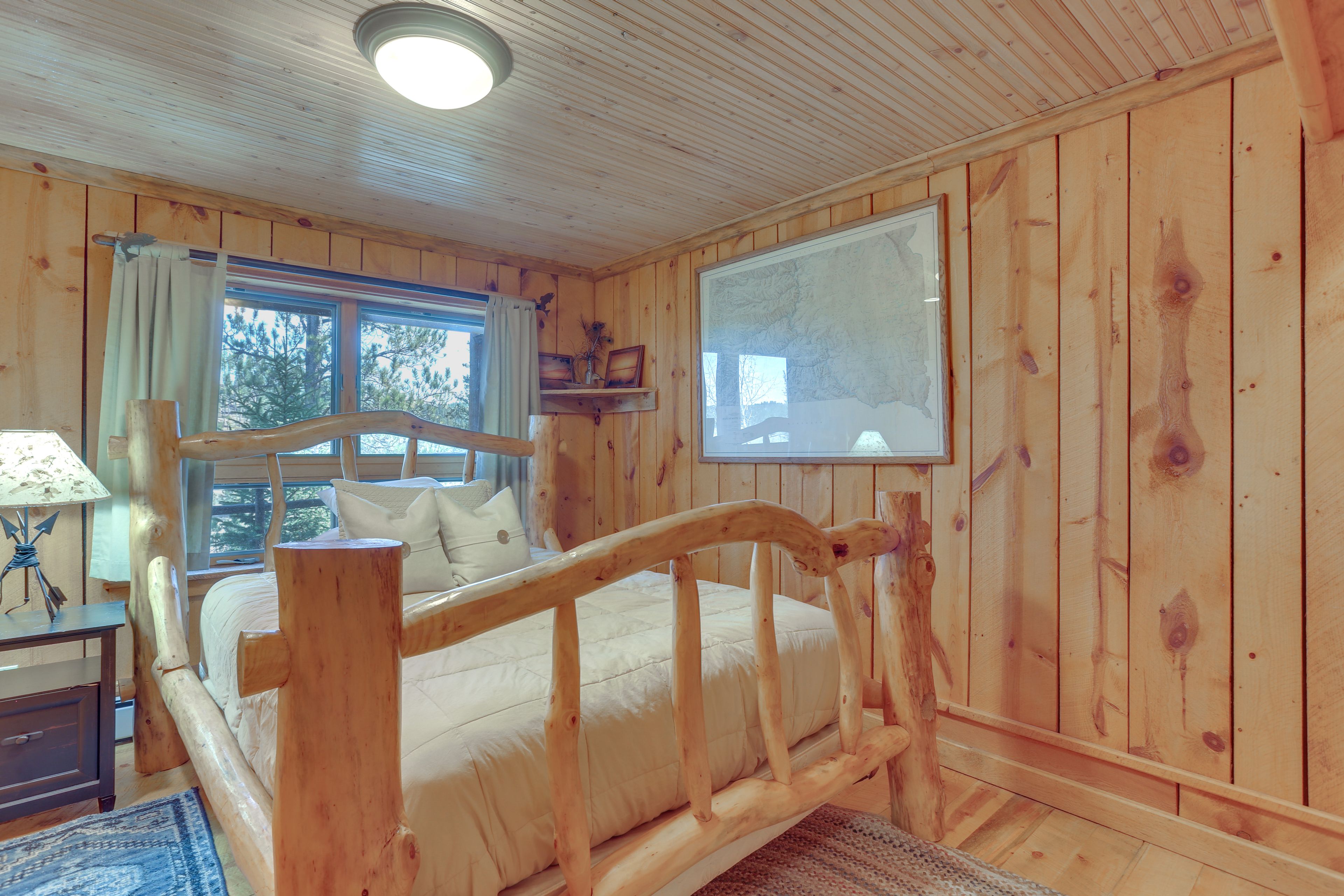 Bedroom 3 | Queen Bed