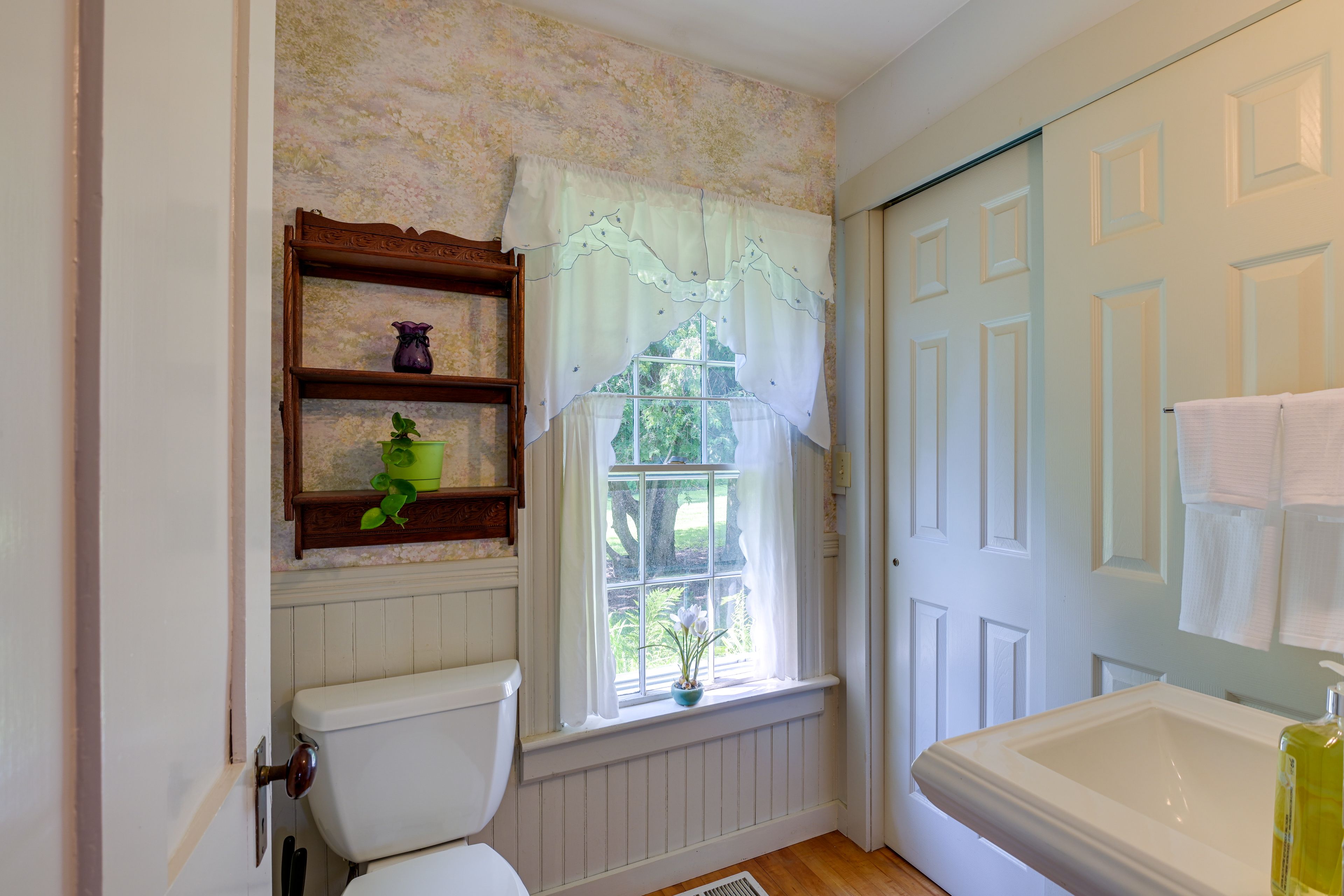 Half Bathroom | 1st Floor | Complimentary Toiletries