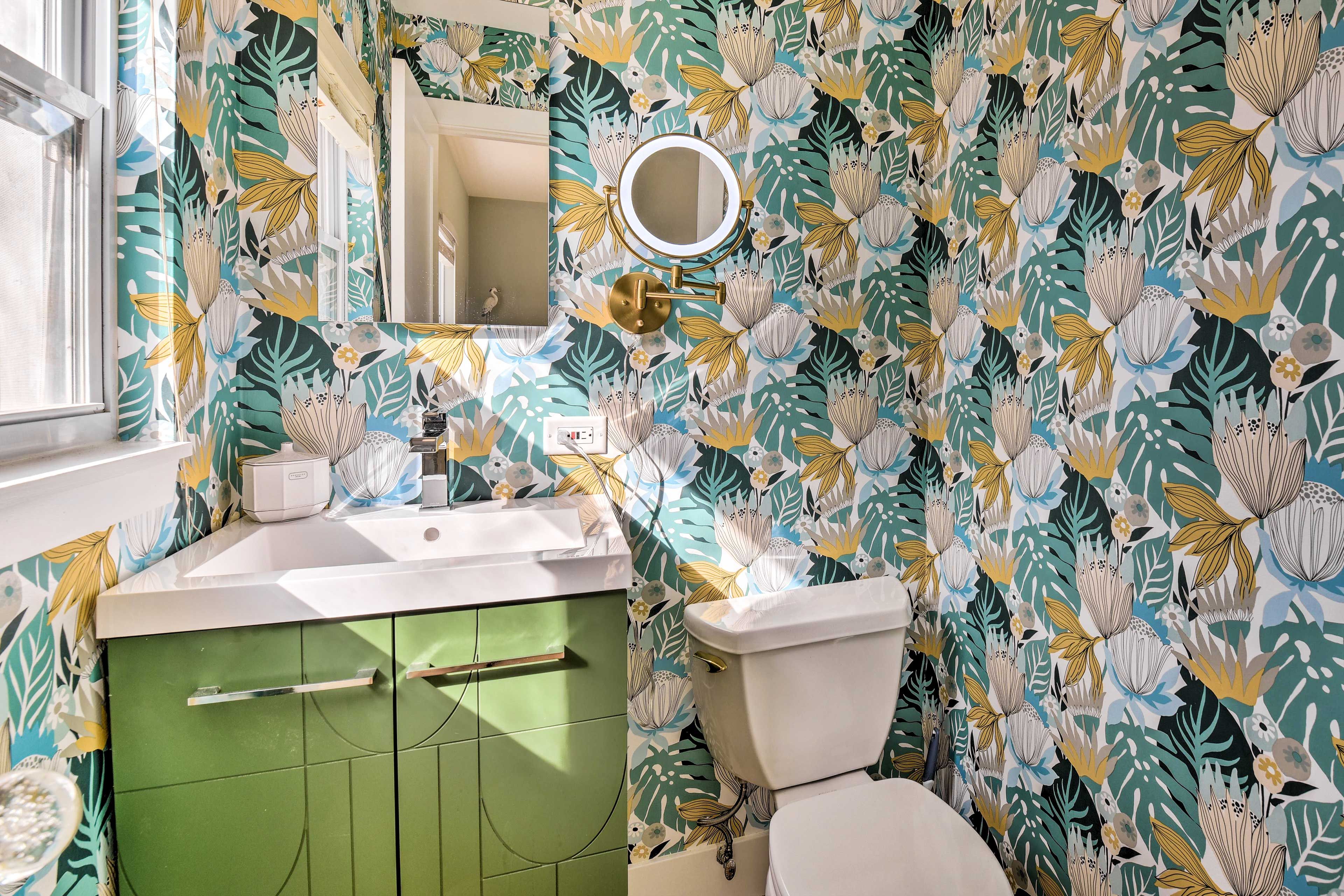 Half Bath | Towels Provided