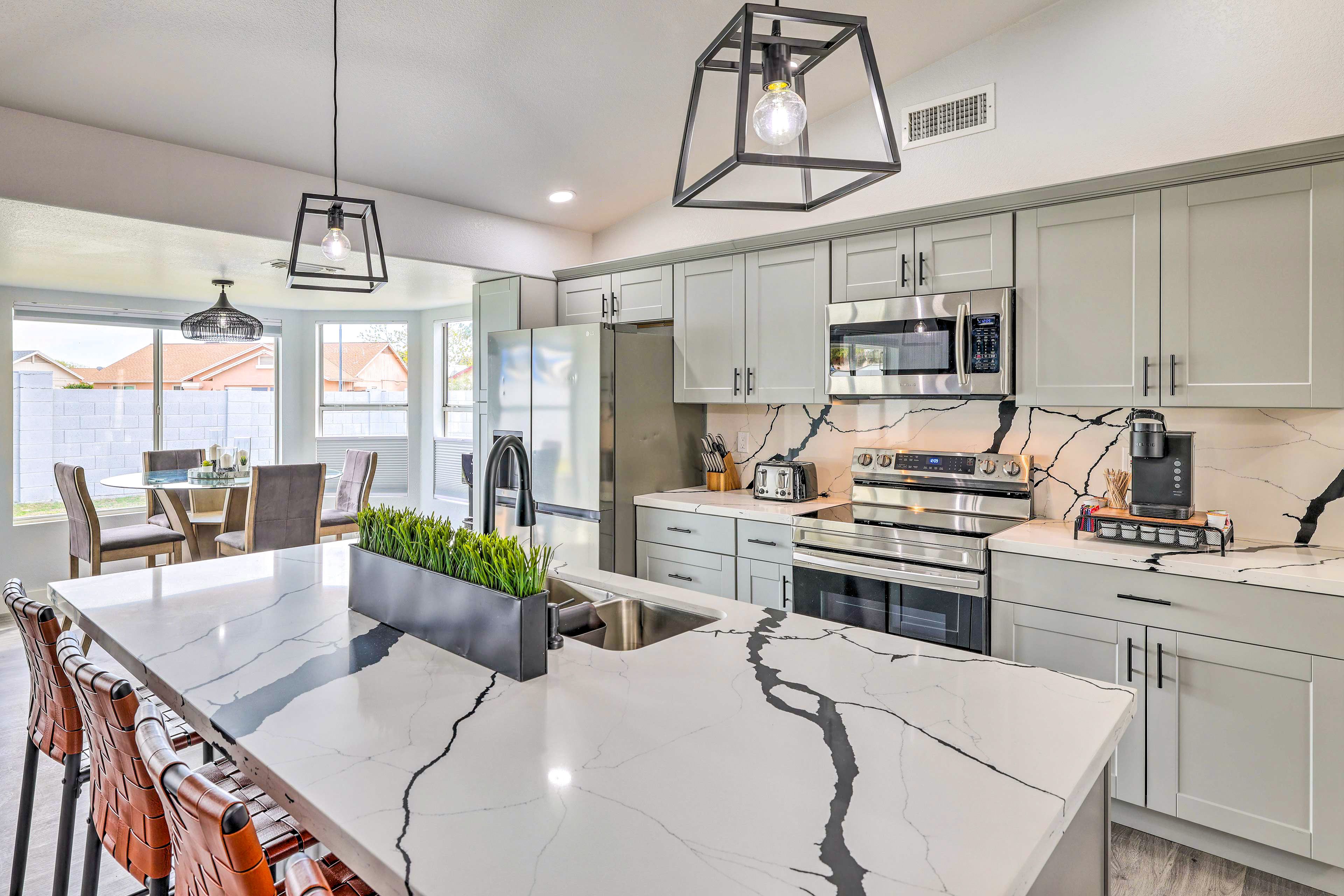 Glendale Vacation Rental | 3BR | 3BA | 1,872 Sq Ft | 1 Minor Step to Enter