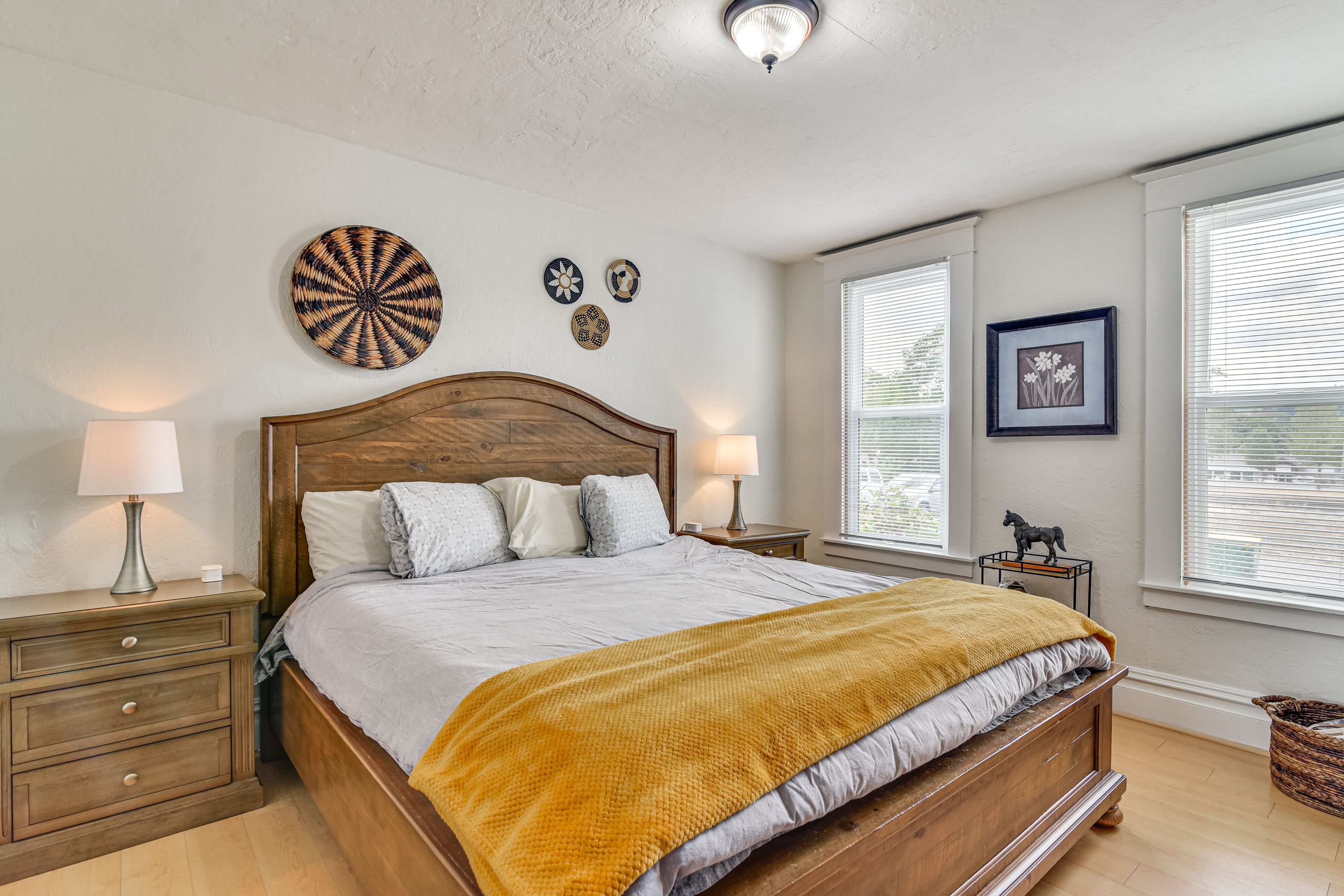 Bedroom 1 | King Bed | Smart TV | 1st Floor