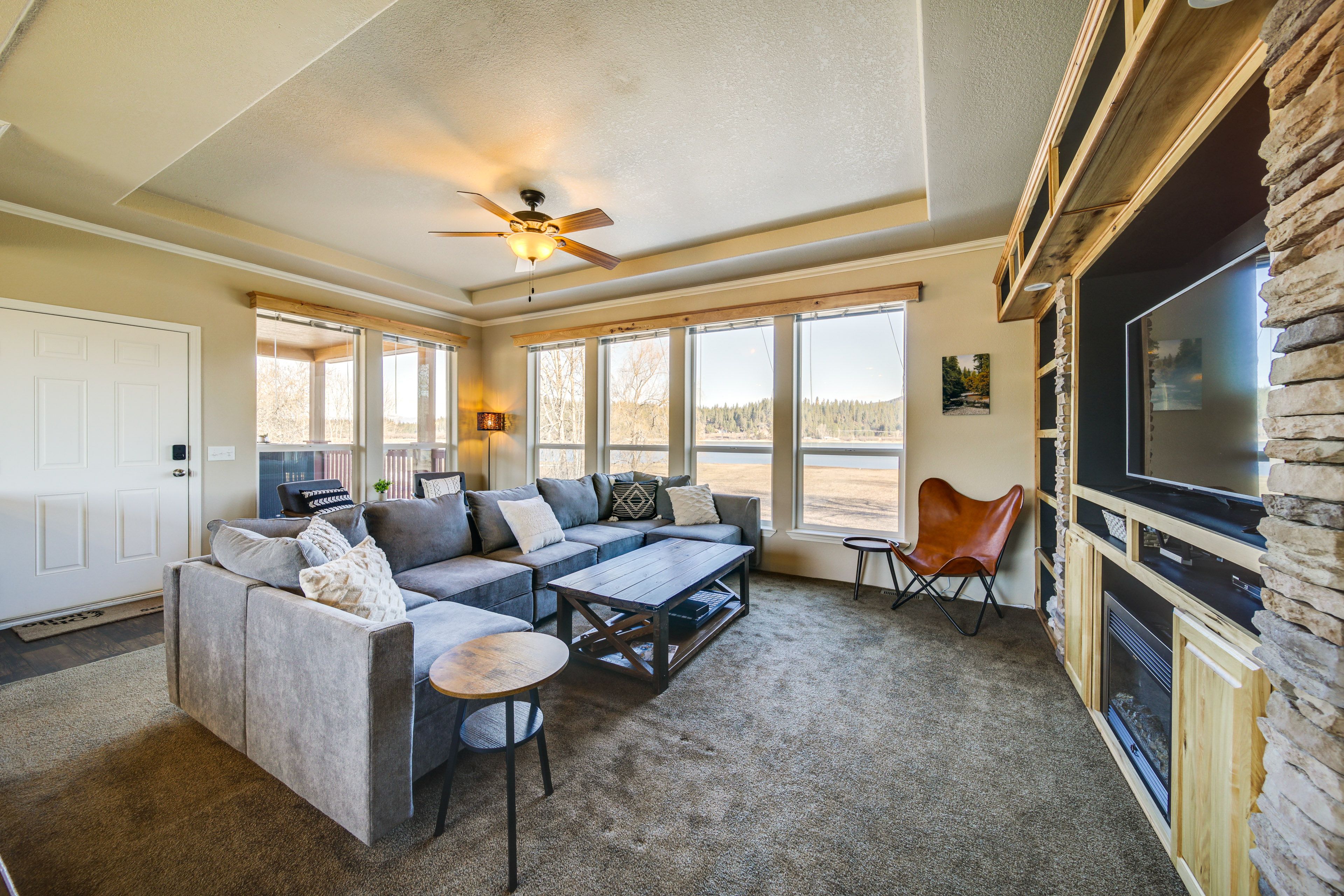 Living Room | Free WiFi | Smart TV | DVD Player