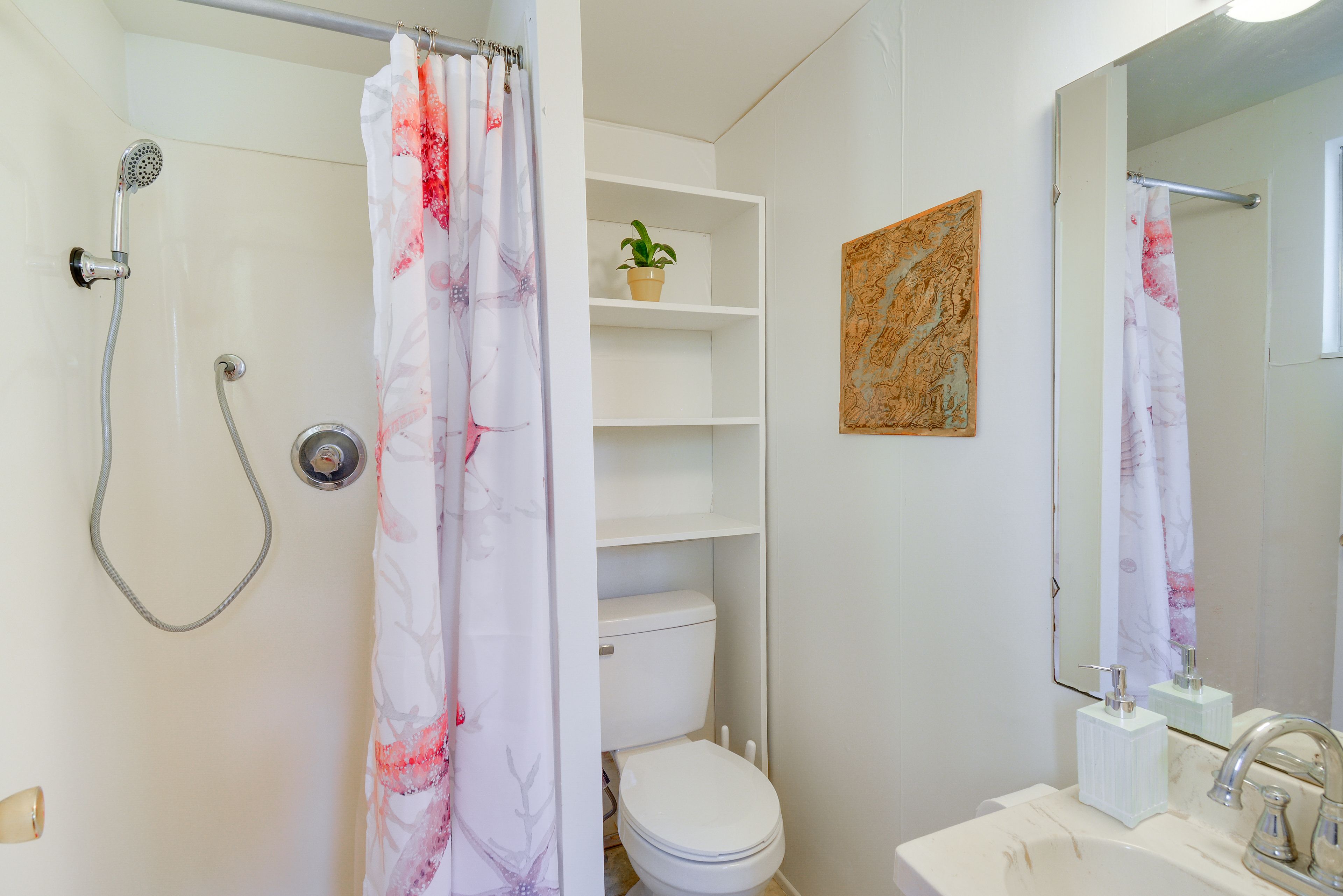 Bathroom | Towels Provided | Complimentary Toiletries