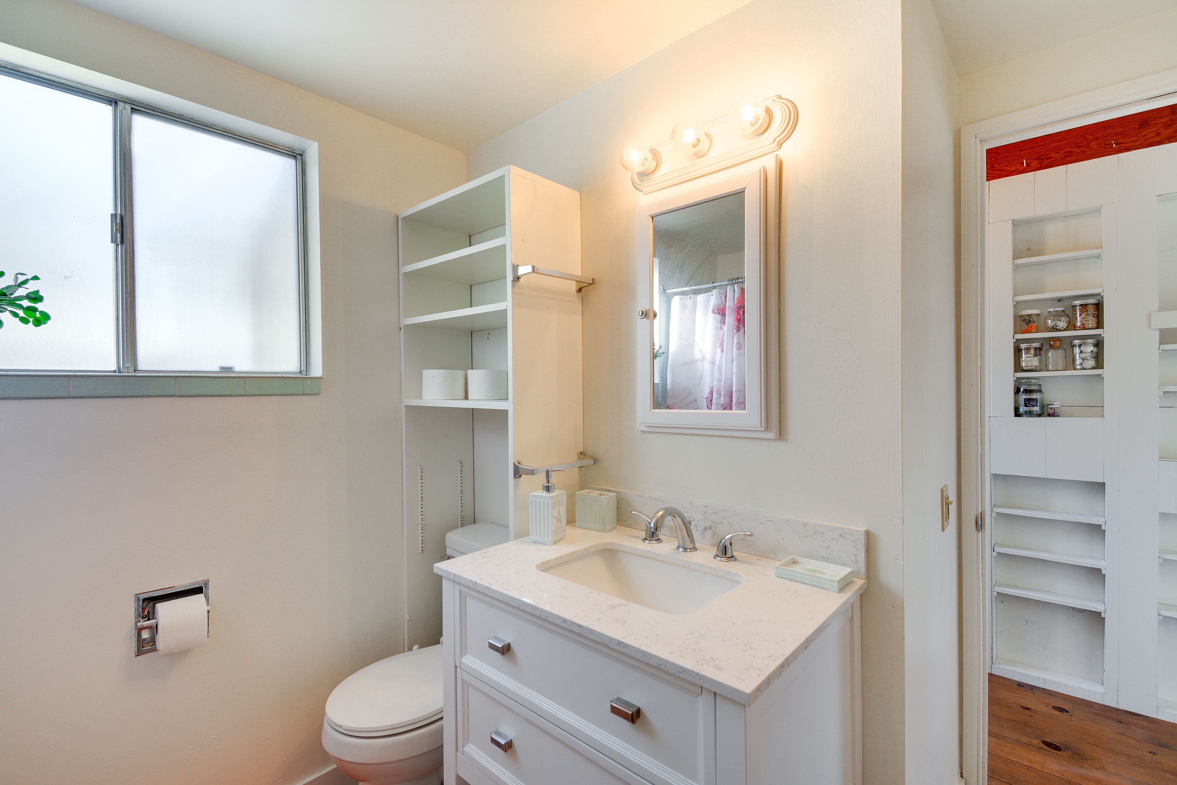 Bathroom | Towels Provided | Complimentary Toiletries