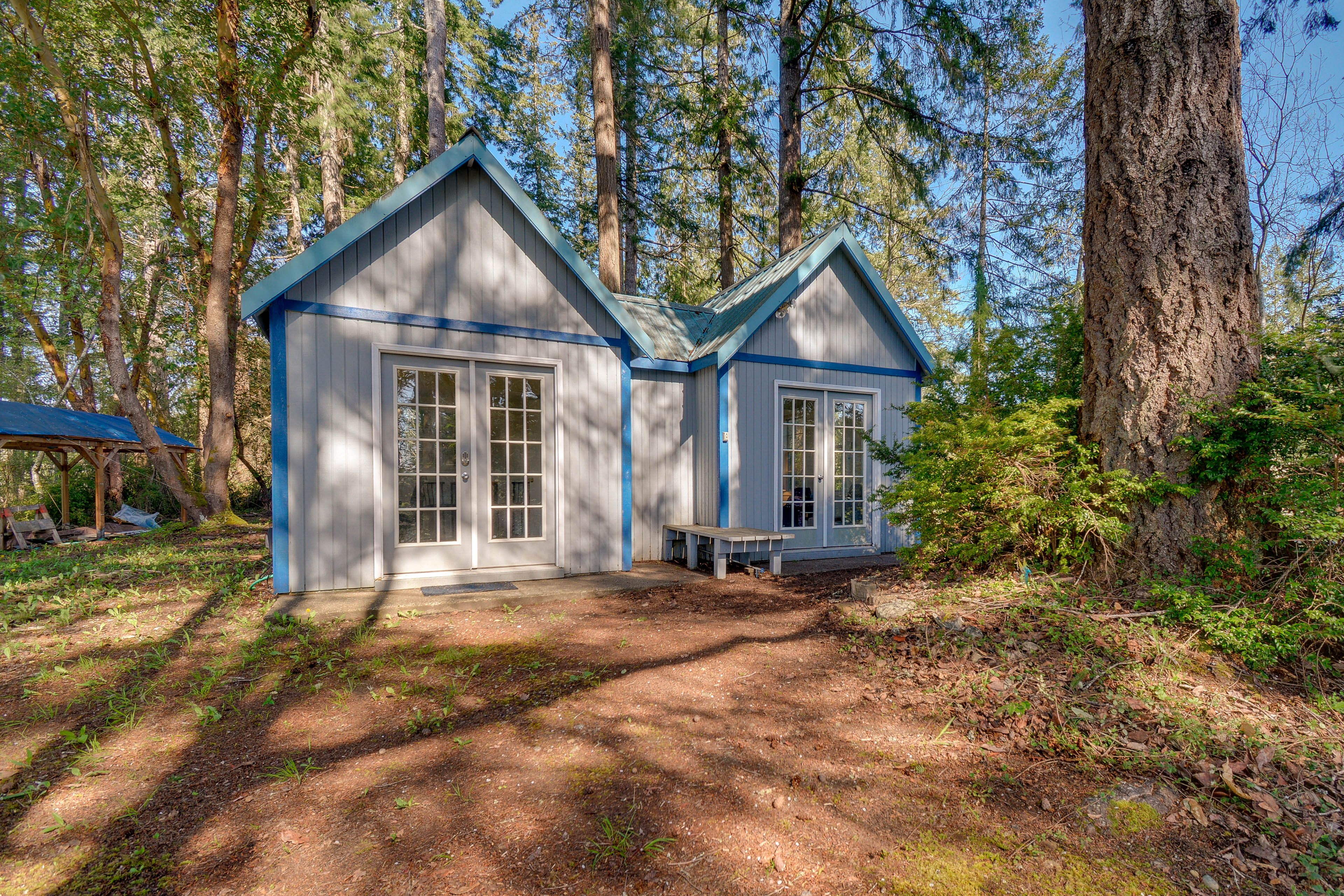 'Huckleberry Hut'