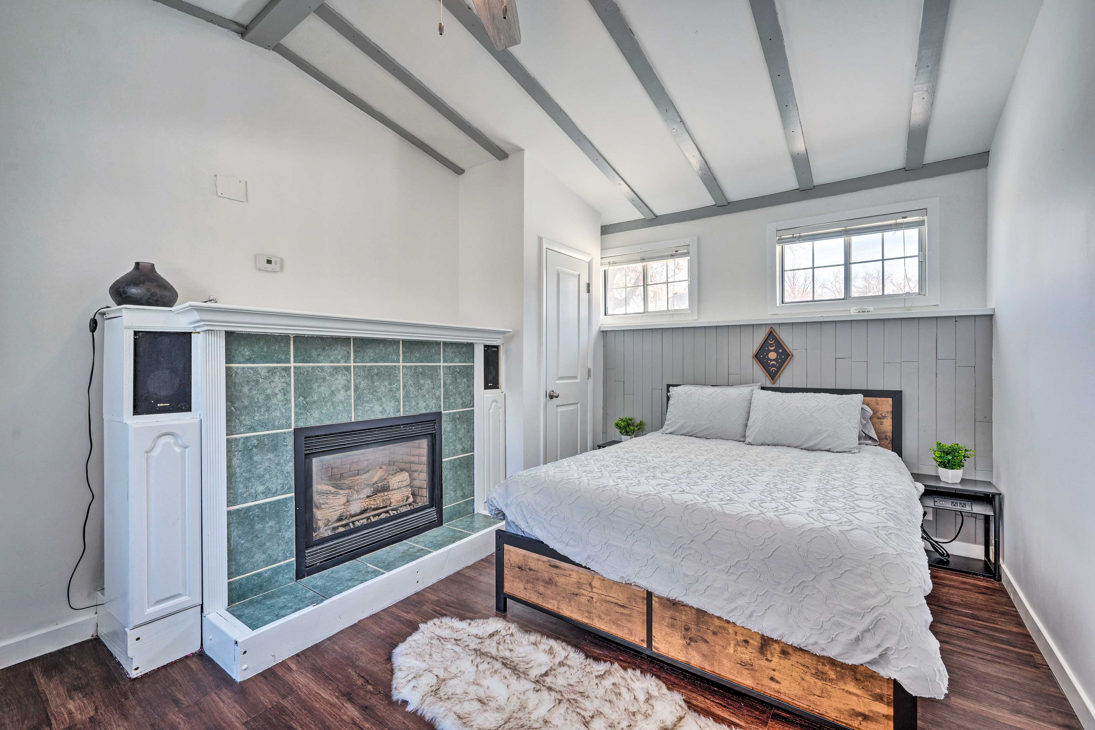Bedroom 1 | King Bed | Linens Provided