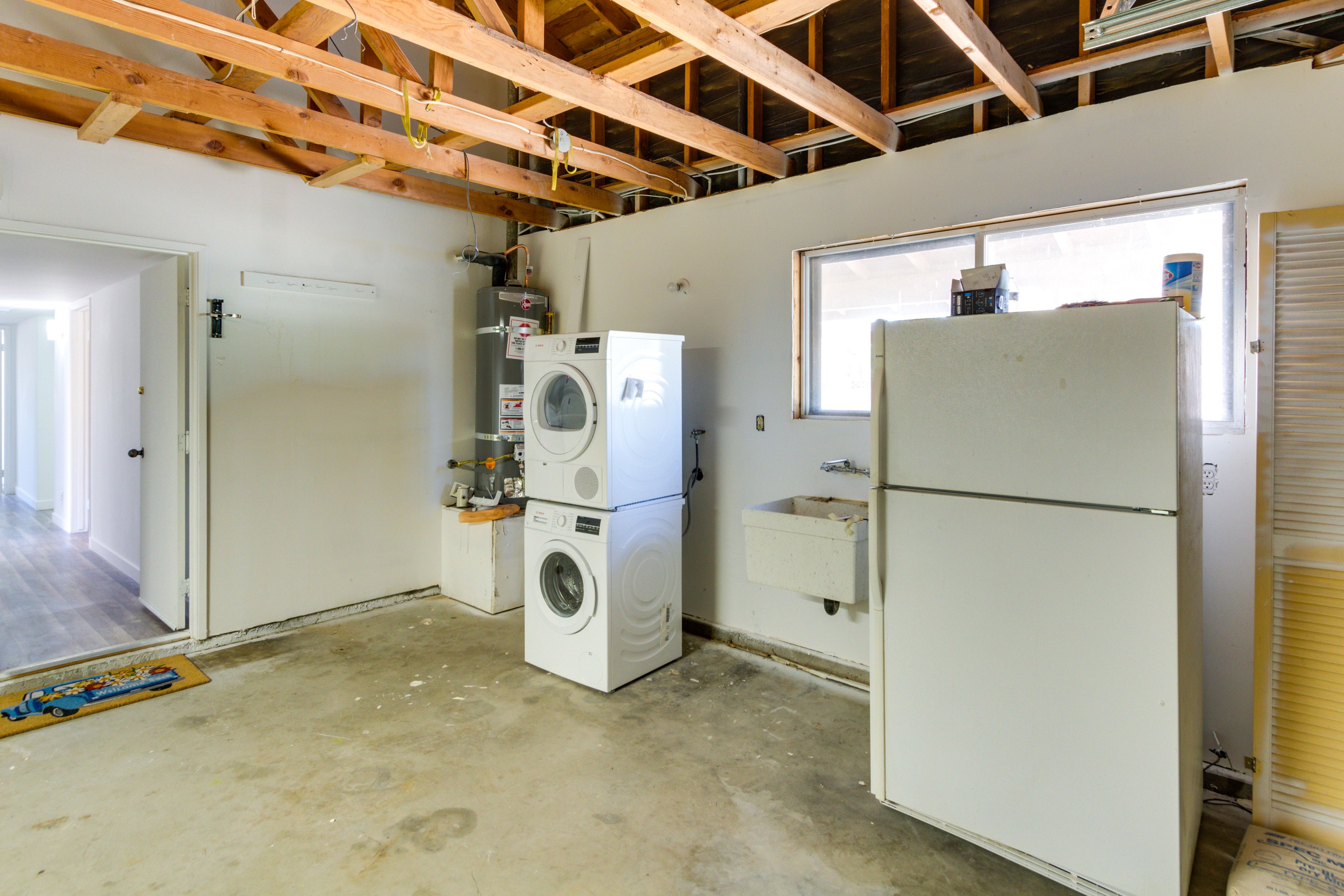 Garage | Washer & Dryer