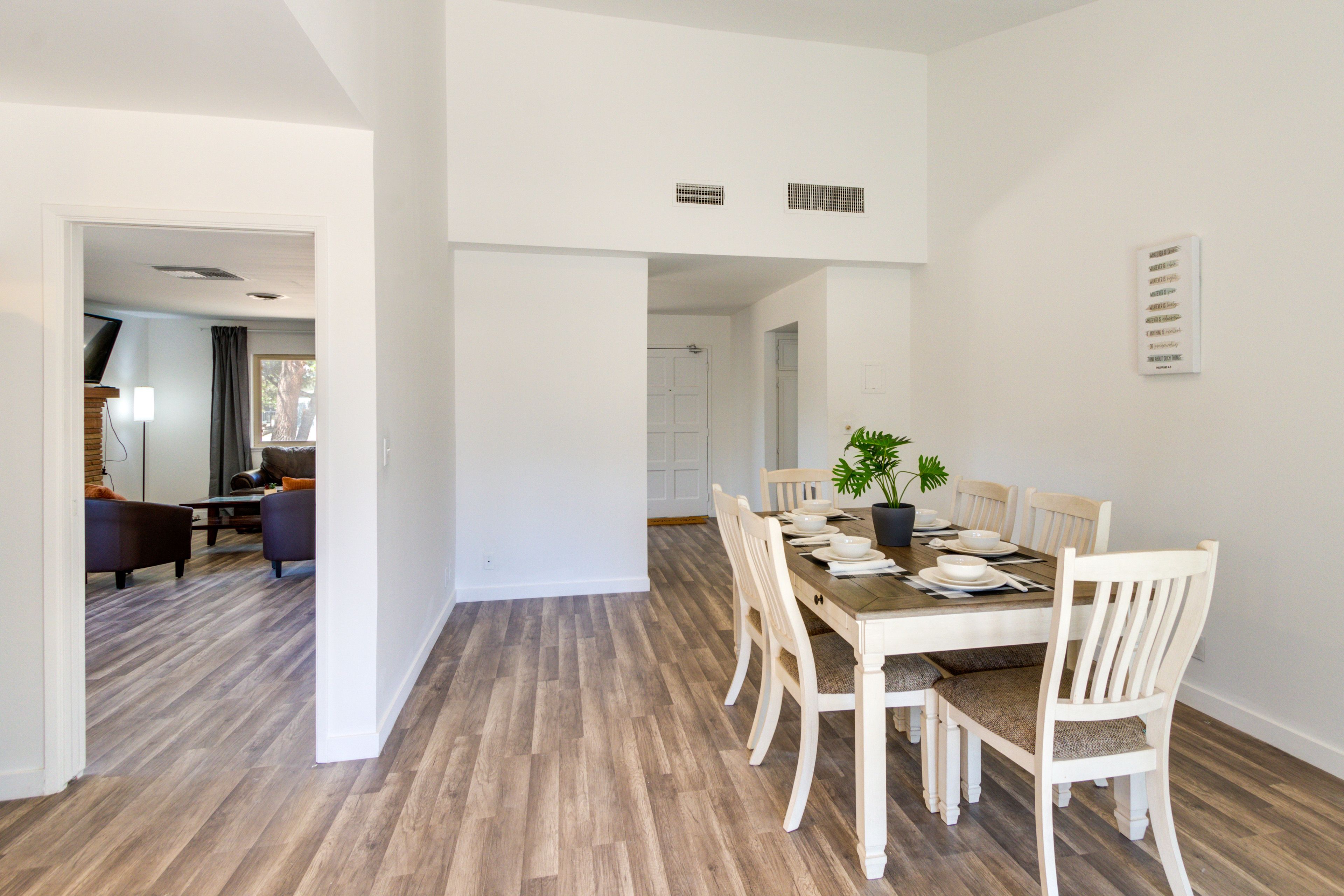 Dining Area | Dishes & Flatware Provided