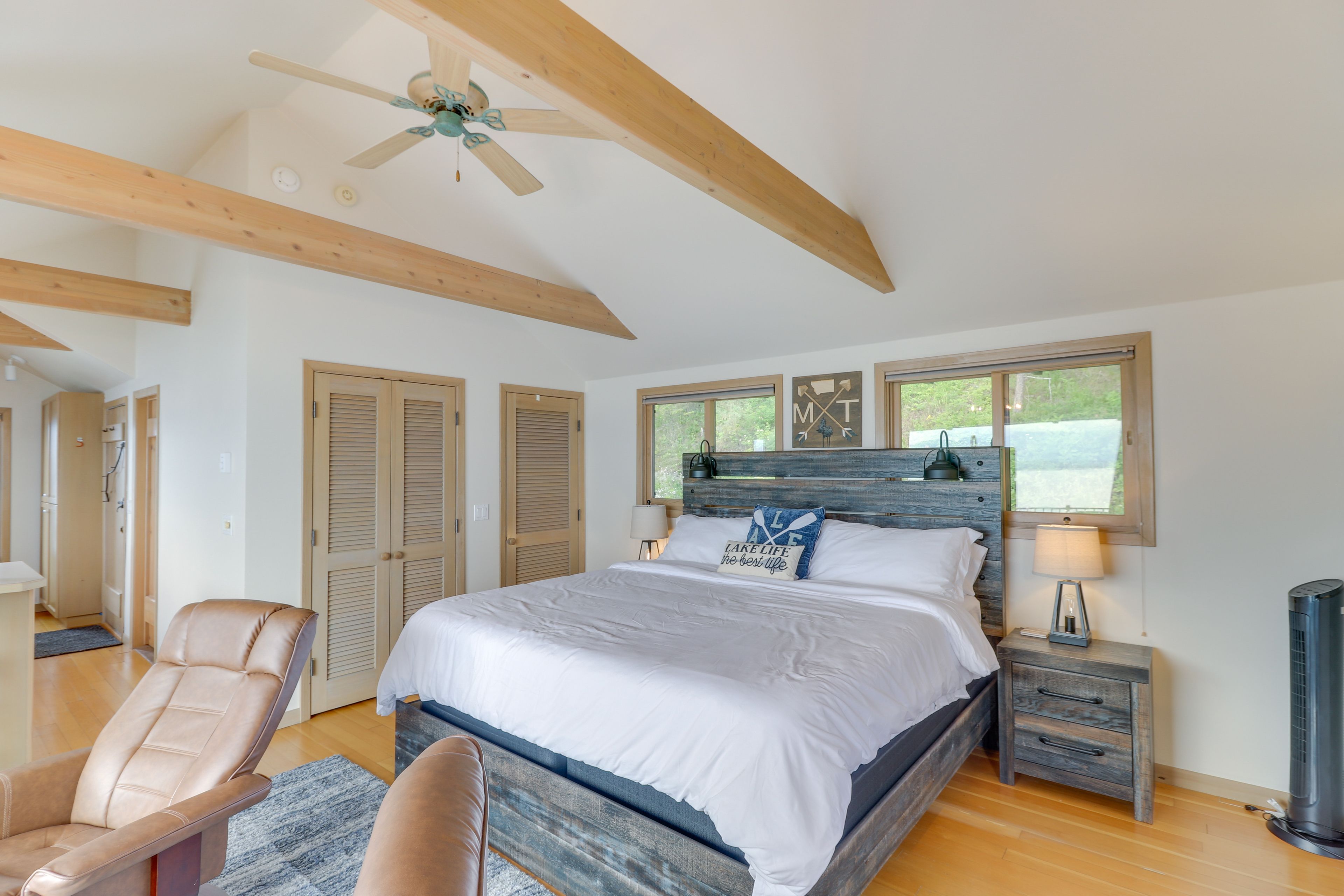 Studio | King Bed