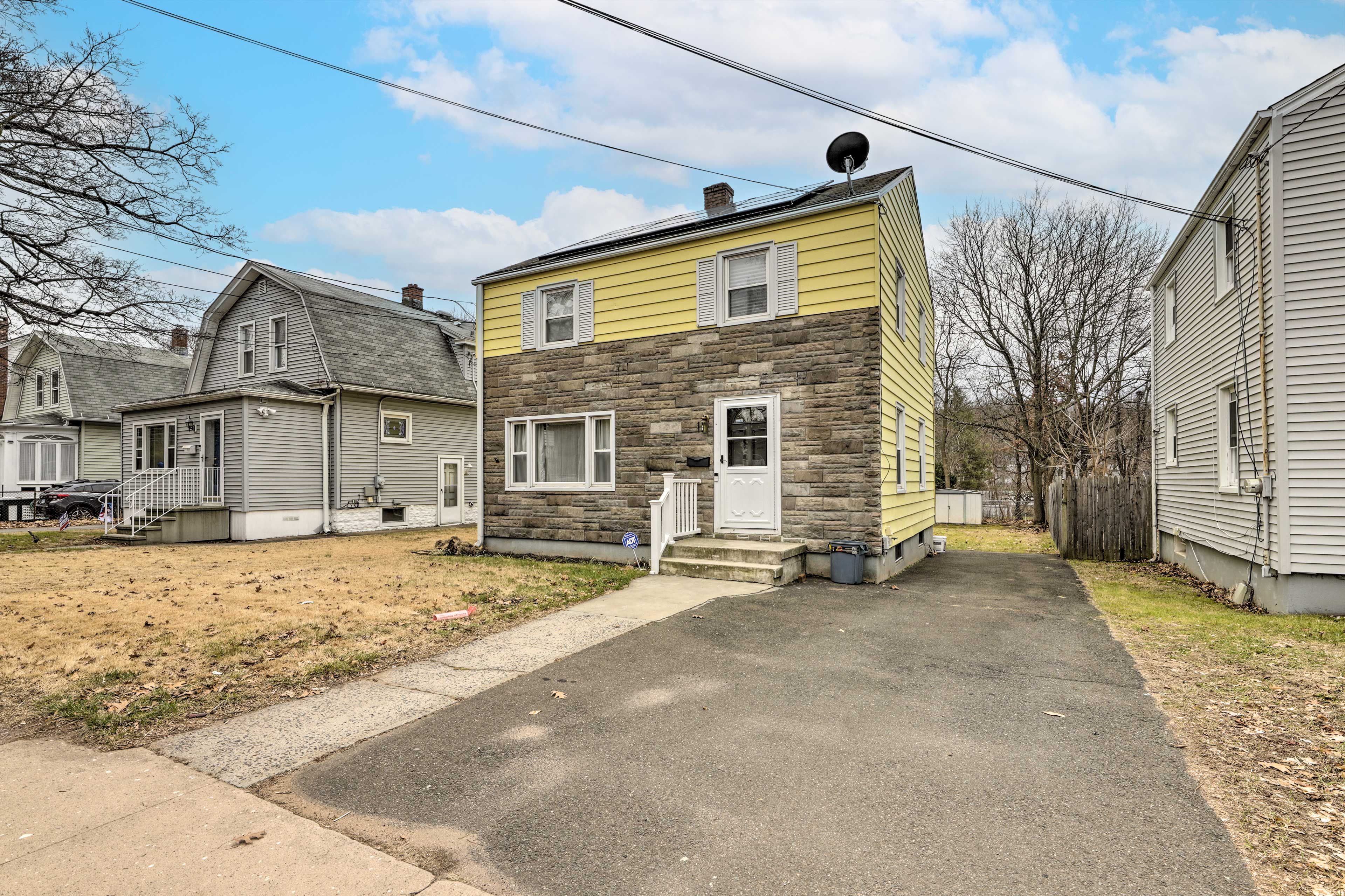 Property Exterior | Driveway Parking (2 Vehicles)