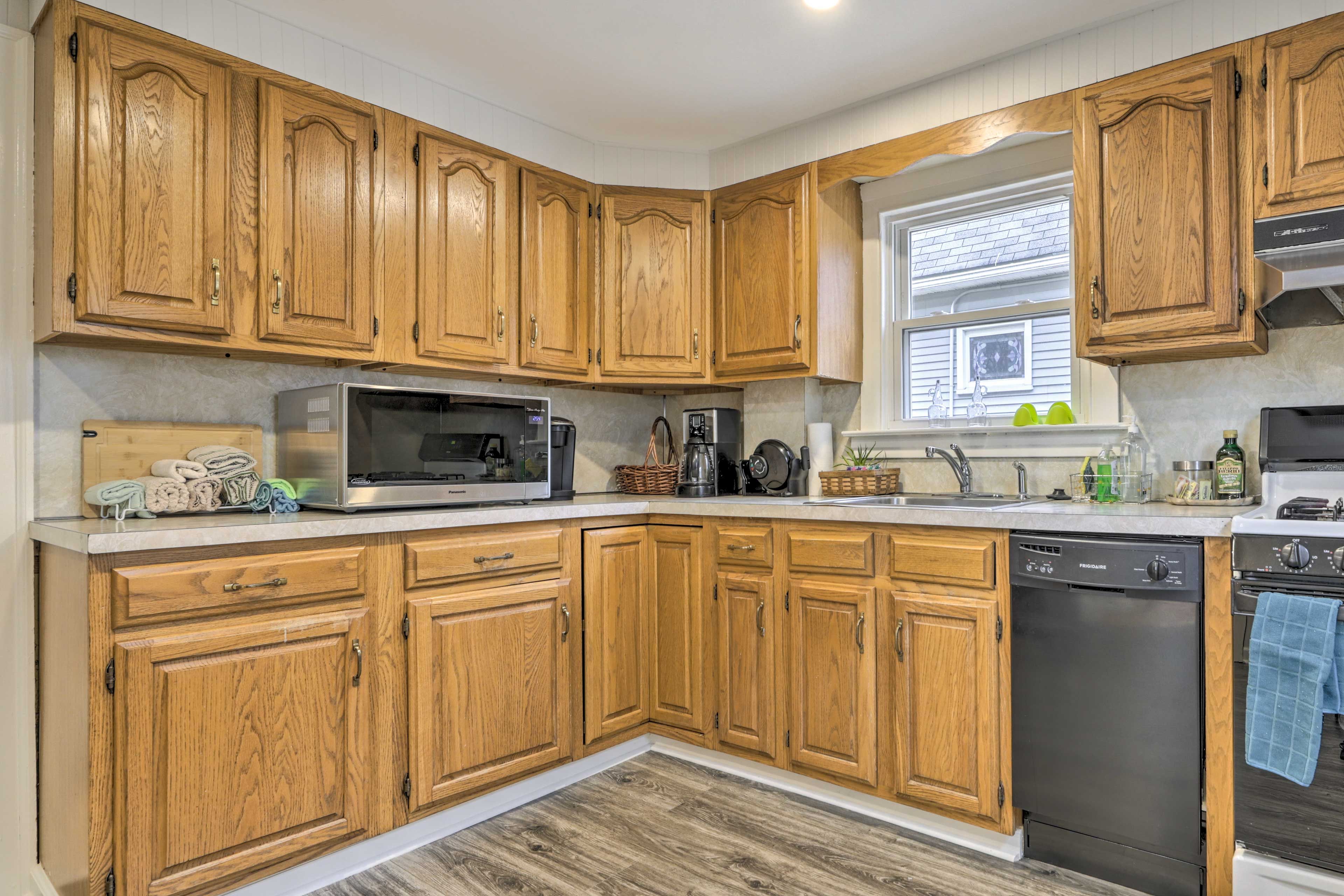 Kitchen | 1st Floor | Dishwasher | Coffee Maker | Cooking Basics